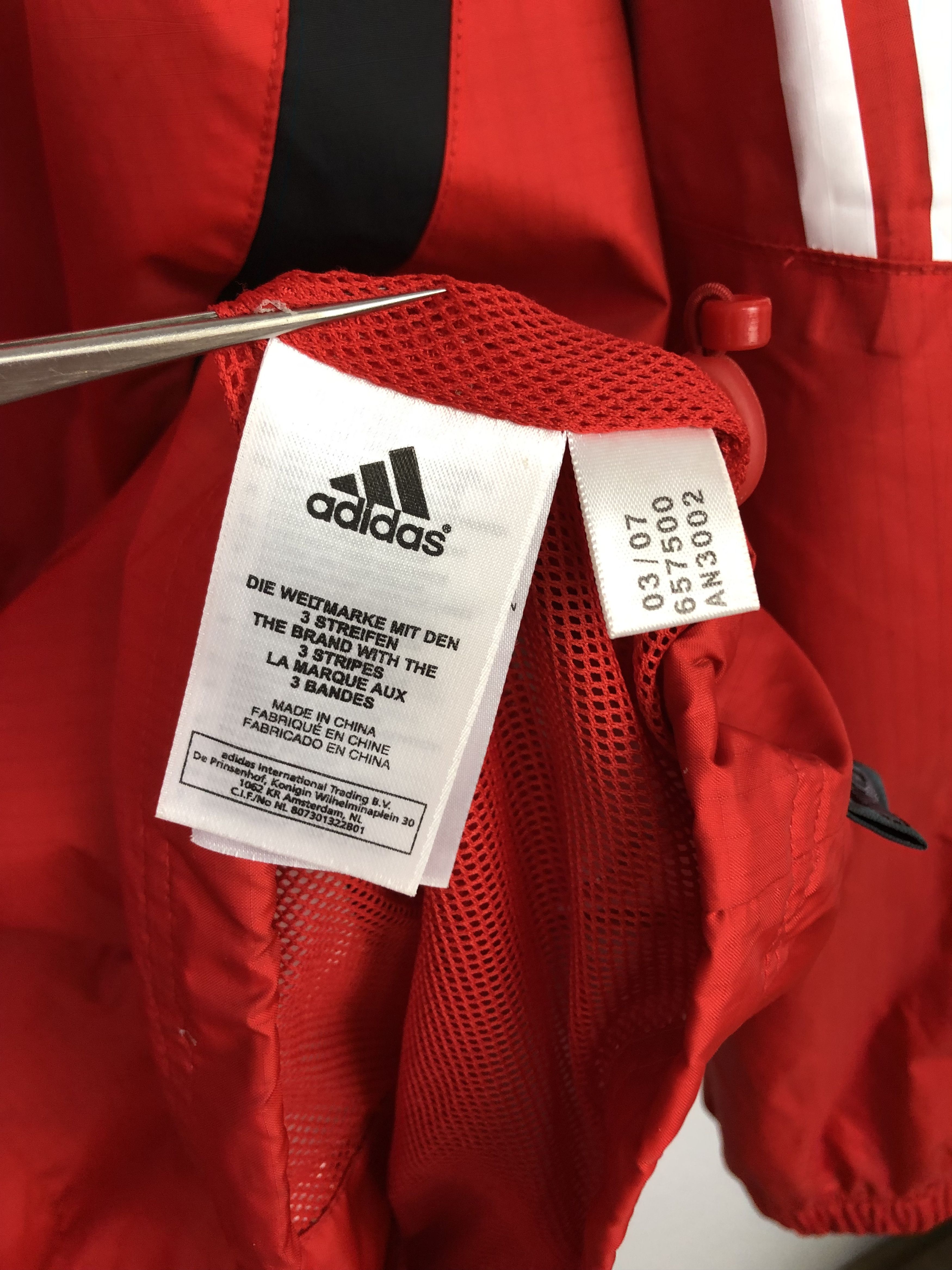 Adidas Vintage Adidas Liverpool Football Jacket Soccer Track Top XL Size US XL / EU 56 / 4 - 4 Thumbnail