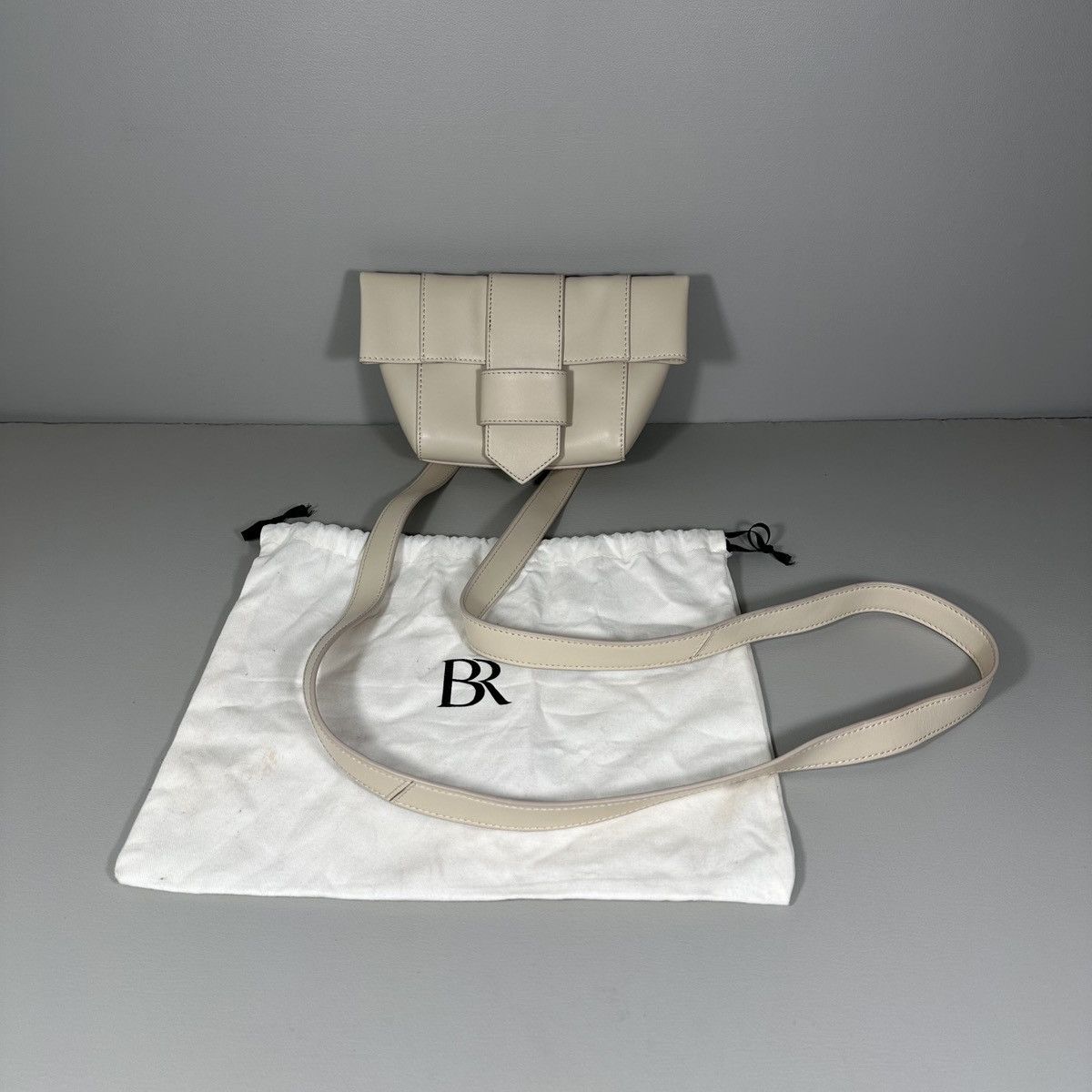 Banana Republic Banana Republic Factory Leather Mini Tab Crossbody EUC Bag Size ONE SIZE - 2 Thumbnail