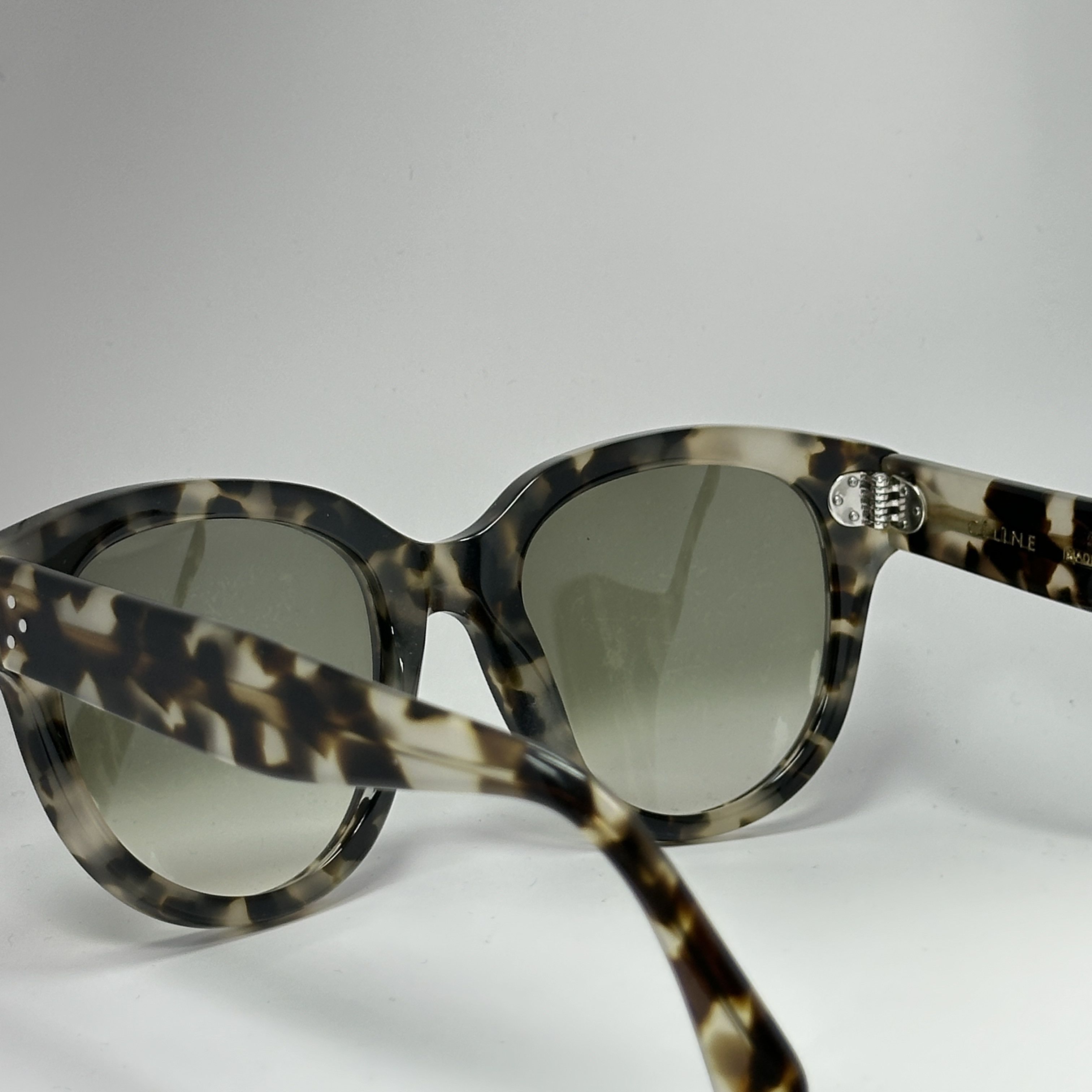 Celine Vintage Celine Audrey Cat Eye Tortoise Sunglasses 00s Size ONE SIZE - 8 Thumbnail