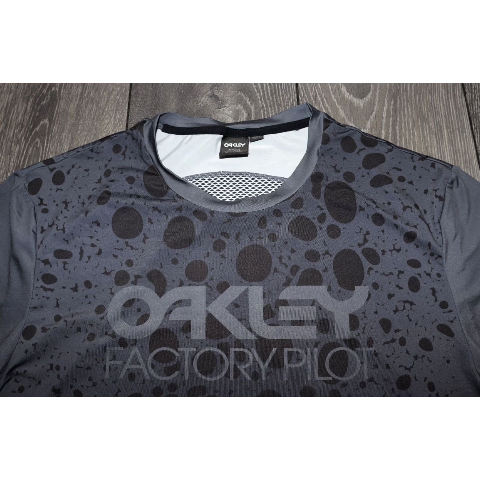 Oakley OAKLEY FACTORY PILOT MAVEN RC SHORT SLEEVE JERSEY MAGLIA BIKE DOWNHILL MEN'S L Shirt Mens Large Multicolor Beach Skull 90s Fan Favorite Size US L / EU 52-54 / 3 - 2 Thumbnail