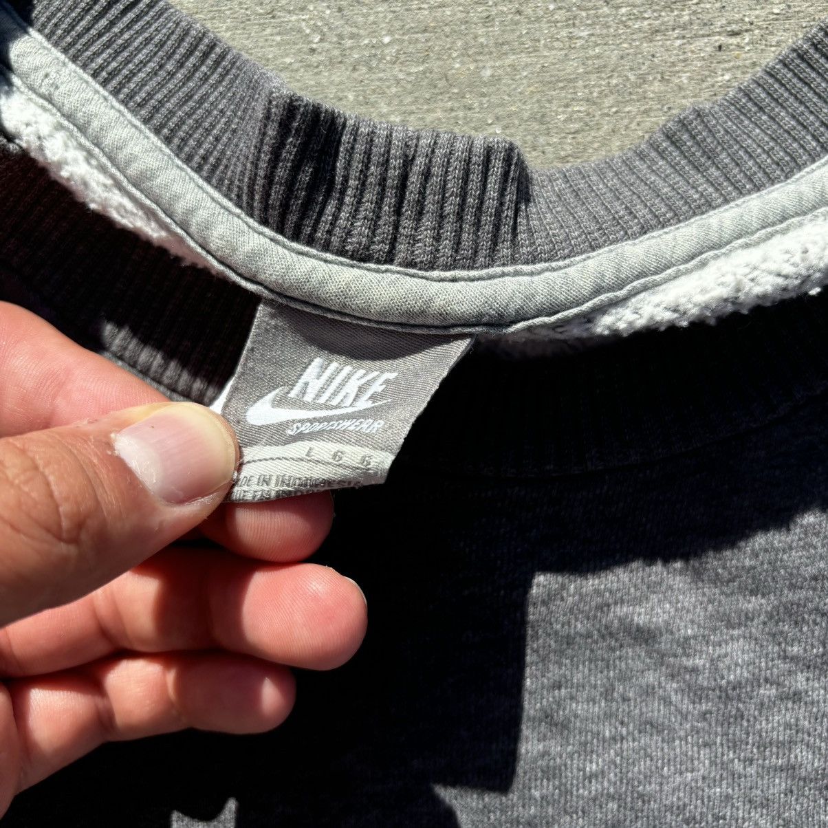 Nike × Vintage Vintage Nike 2000s grey crewneck sweatshirt embroidered logo Size US L / EU 52-54 / 3 - 4 Thumbnail