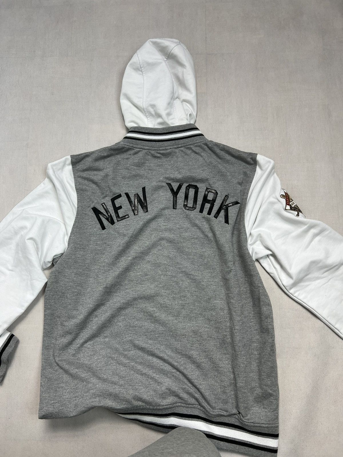 MLB × Majestic × New York Yankees Hoodie Majestic Athletic New York Yankees MLB Vintage Size US XL / EU 56 / 4 - 2 Thumbnail