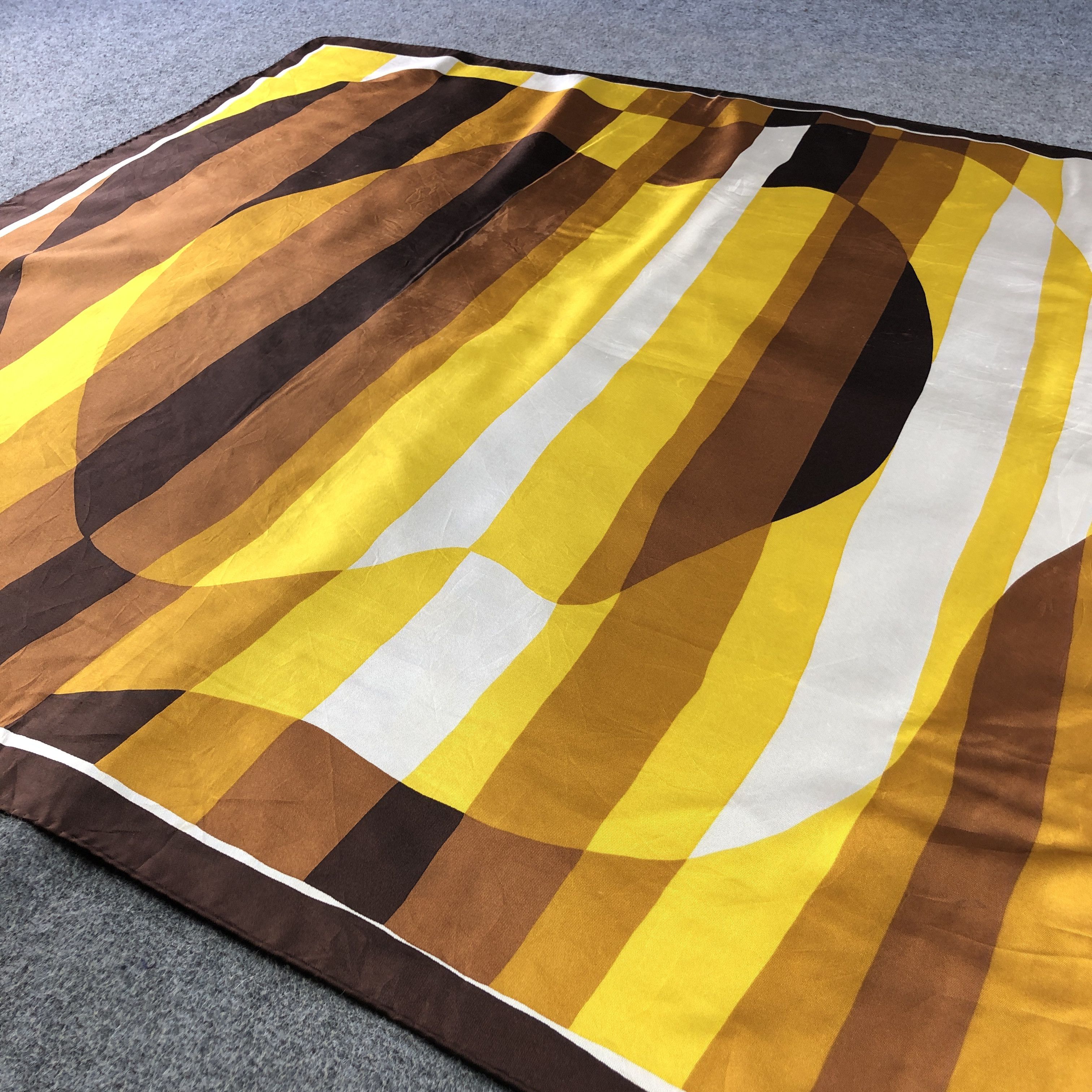 Vintage Vintage Luxury Abstract Hand Rolled Silk Scarf M1293 Size ONE SIZE - 3 Thumbnail