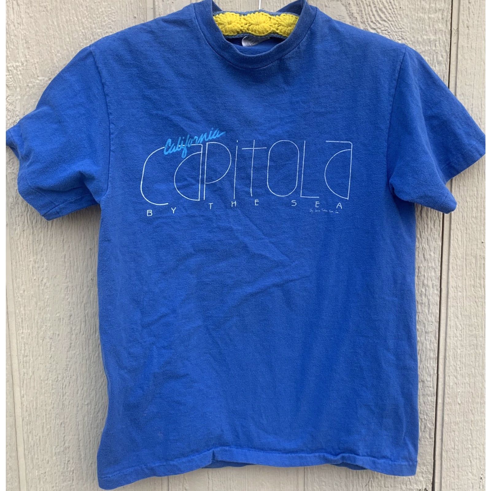 Hanes VINTAGE Hanes California Capitola By the Sea T-Shirt M Blue Crew Neck Short Sleeve Cotton 80s 90s Beach Graphic Print Men Size US M / EU 48-50 / 2 - 6 Thumbnail