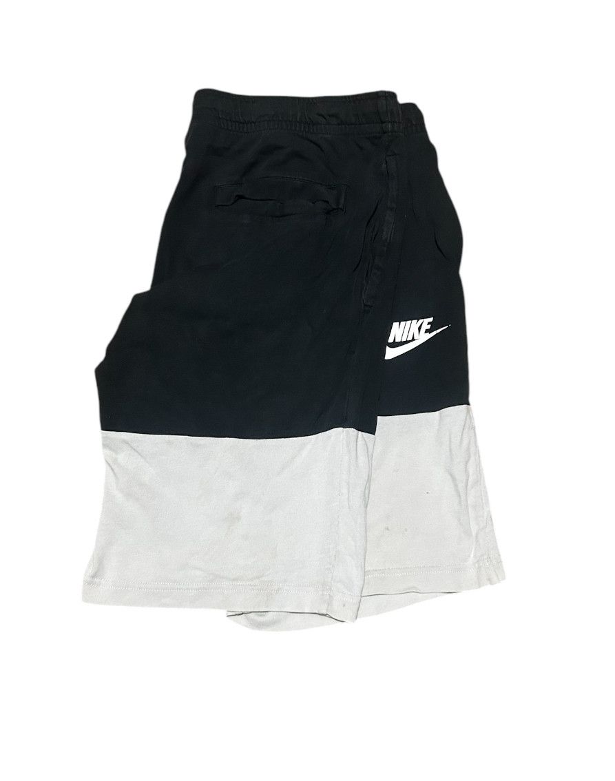 Japanese Brand × Nike Nike swoosh vintage patchwork streetwear shorts Size US 32 / EU 48 - 1 Thumbnail