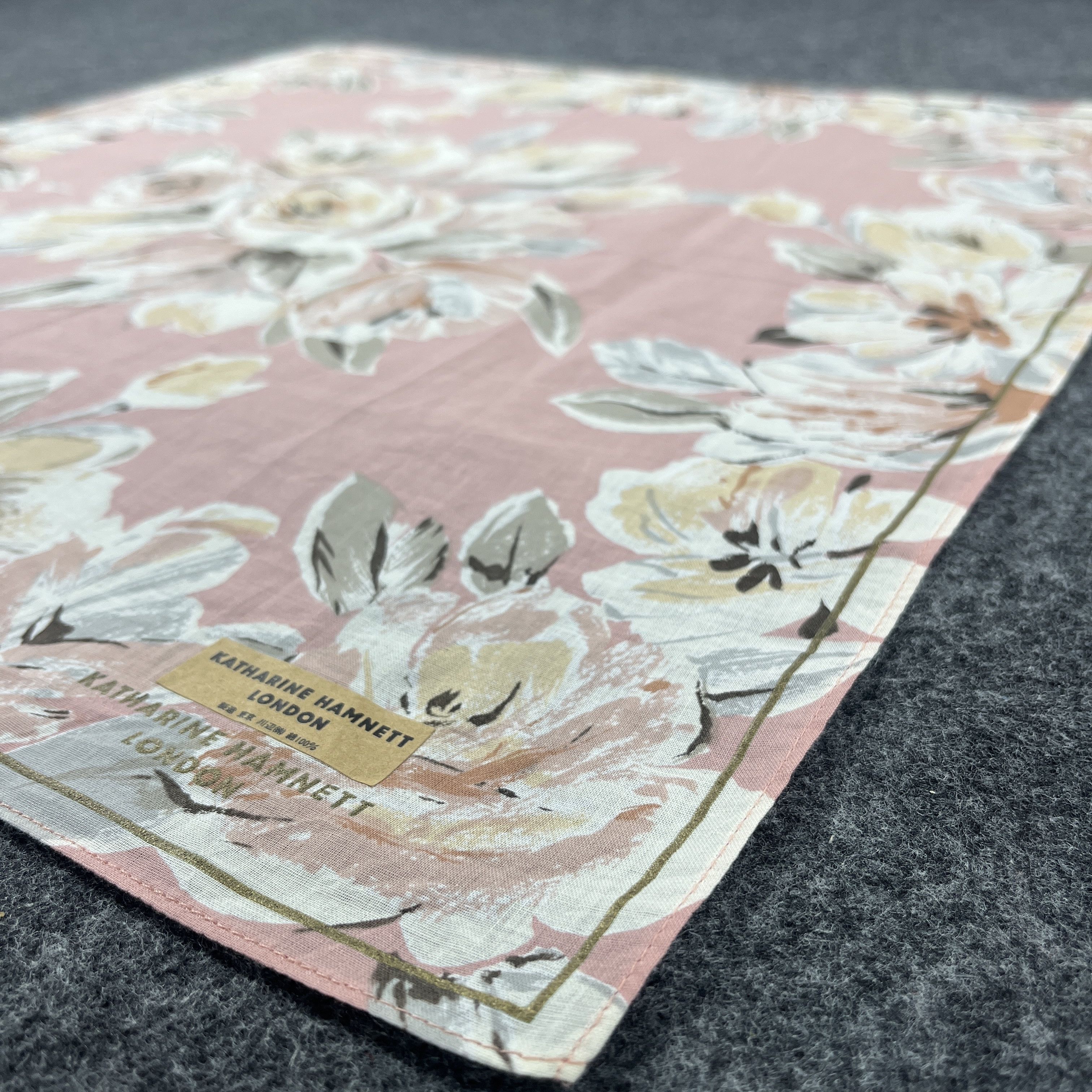 Katharine Hamnett London Katharine Hamnett London Handkerchief / Neckerchief B244 Size ONE SIZE - 5 Thumbnail