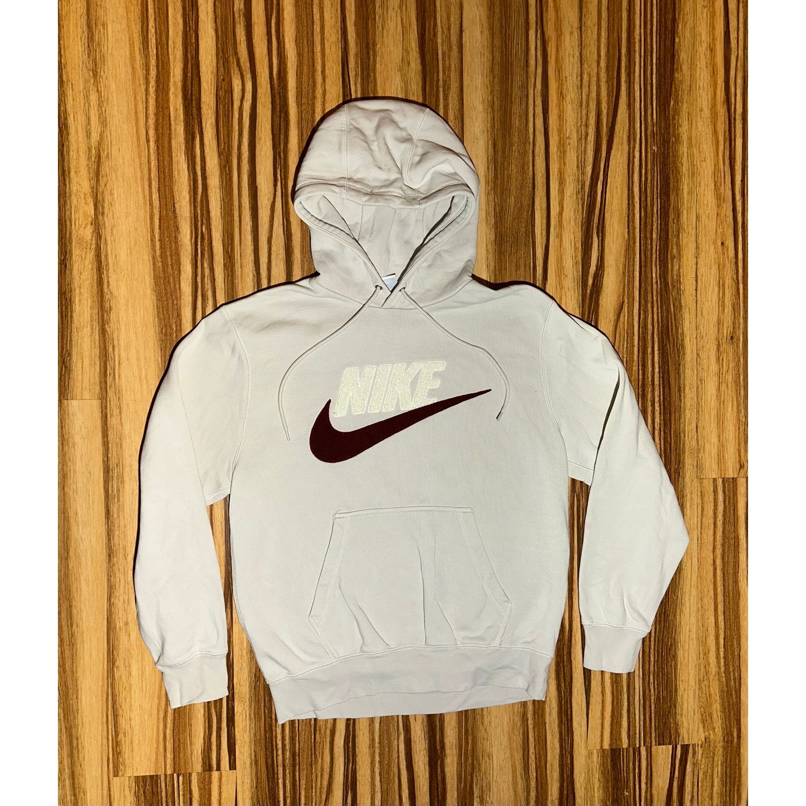 Nike Nike white And Burgundy Hoodie Size Small Size US S / EU 44-46 / 1 - 2 Thumbnail