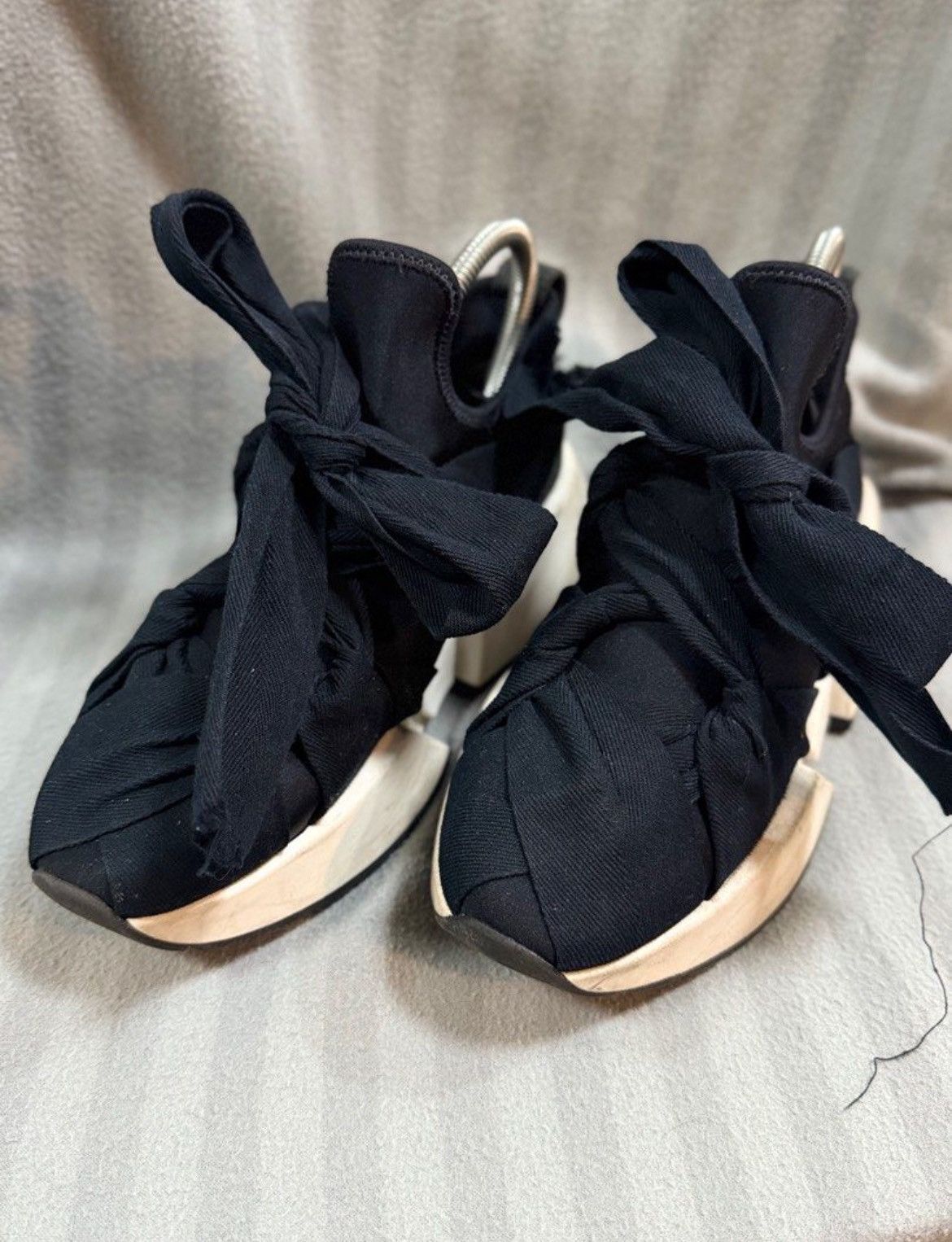 Maison Margiela Authentic Maison Margiela MM6 Bow Flare Sneakers Size US 6 / IT 36 - 2 Thumbnail
