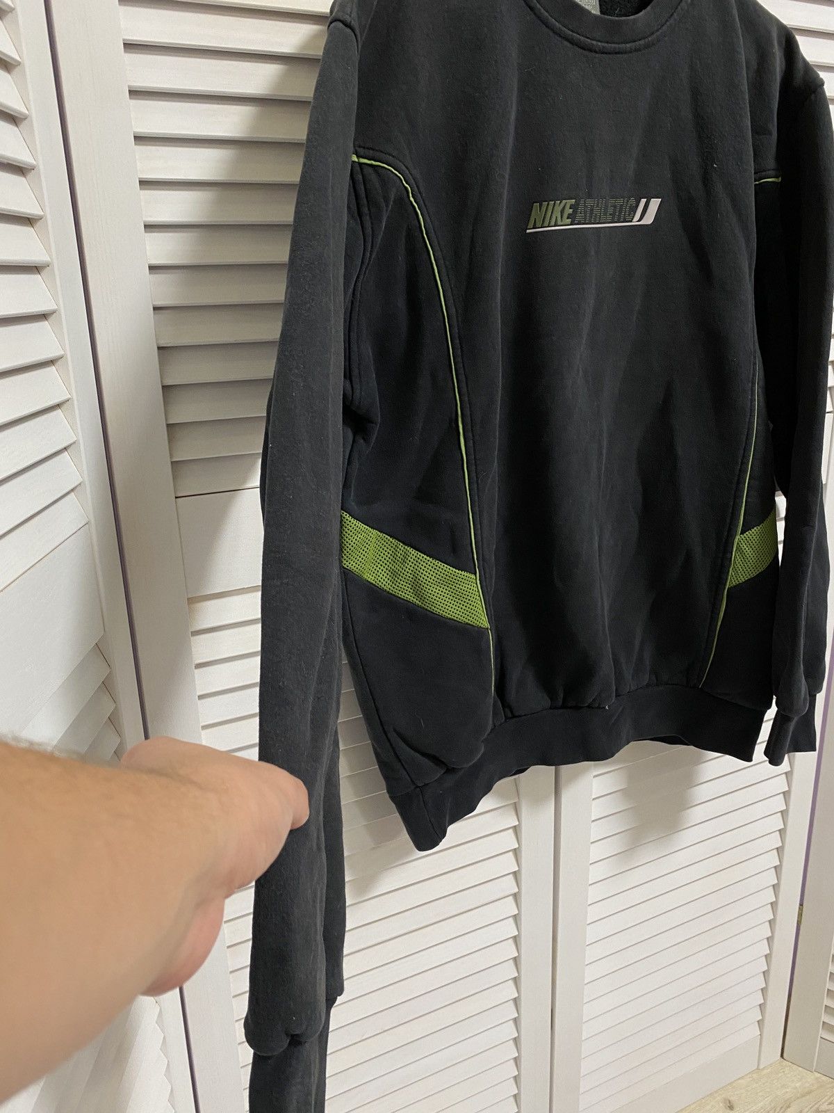 Nike × Vintage 🖤 Vintage 90s Sweater Nike Athletic Logo Oversized Fit Size US XL / EU 56 / 4 - 3 Thumbnail