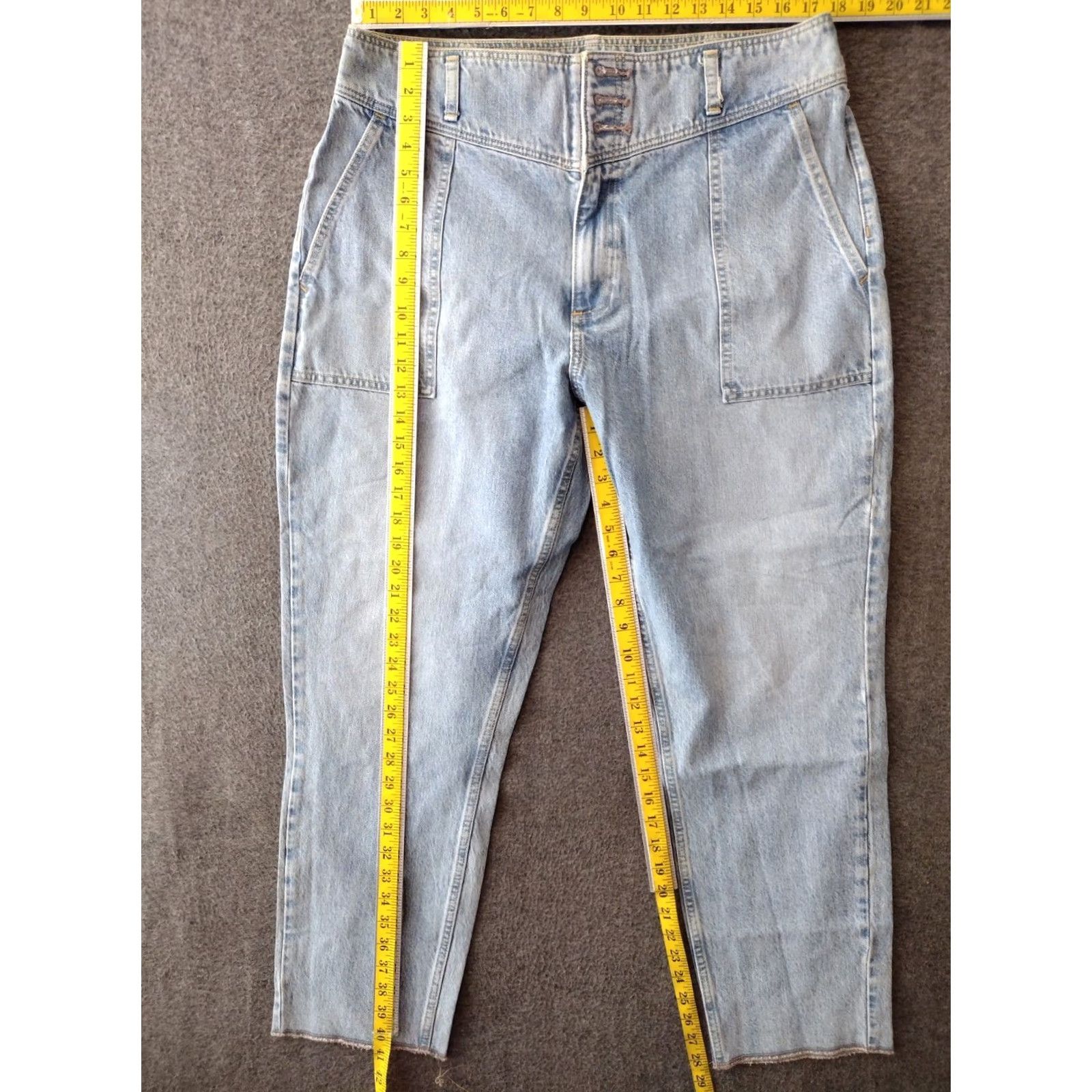 Vintage Jeans Women’s Size 33 Light Wash Cropped Tapered 3 Button Patch Pocket Denim Spring Summer Fall Winter USA Theme Size 24" / US 00 / IT 34 - 4 Thumbnail