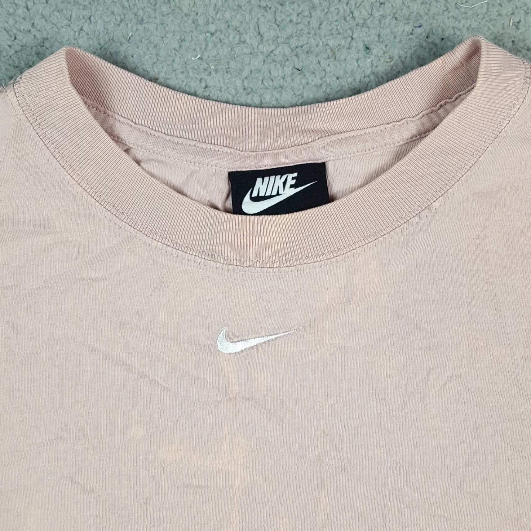 Nike VINTAGE Nike Center Swoosh Logo Pink Essential Tee Men's M Relaxed Retro T Shirt Size US M / EU 48-50 / 2 - 3 Thumbnail