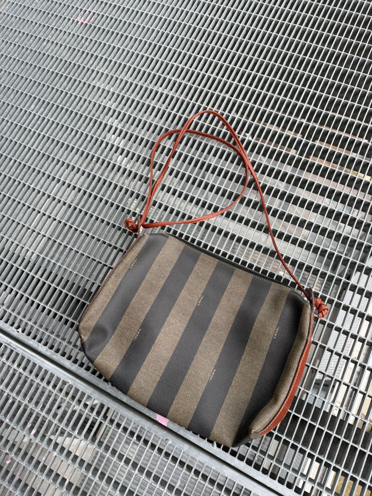 Fendi Vintage Fendi Leather Crossbody Bag Size ONE SIZE - 4 Thumbnail