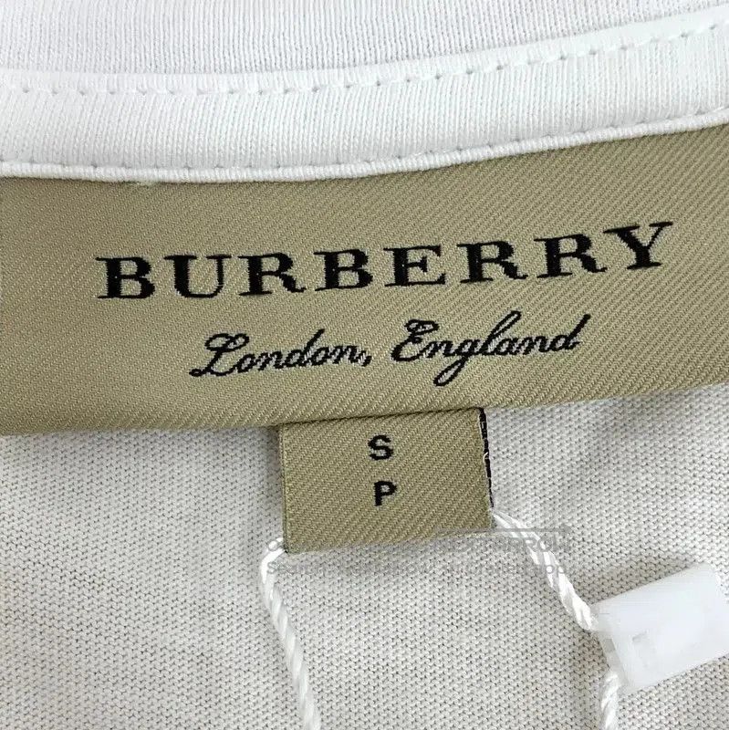 Burberry Burberry Women's White Cotton T-Shirt. Size S / US 4 / IT 40 - 6 Thumbnail