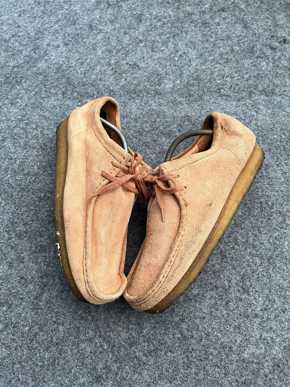 Clarks Clarks wallabe tan suede low top Size US 11 / EU 44 - 2 Thumbnail
