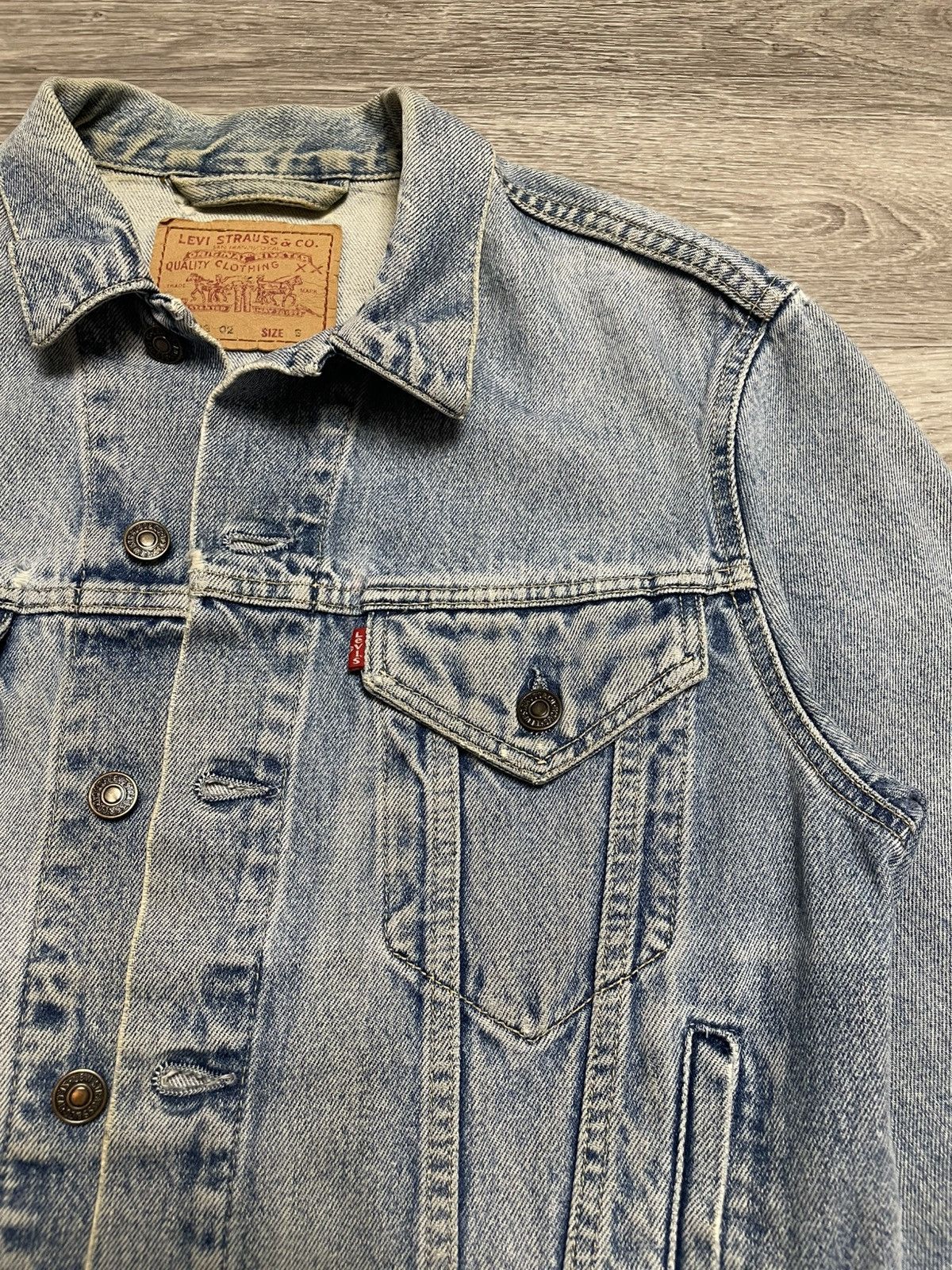 Levi's Vintage Clothing Vintage 92s Levis Blue Distressed Denim Jacket Made In Italy Size US S / EU 44-46 / 1 - 7 Thumbnail