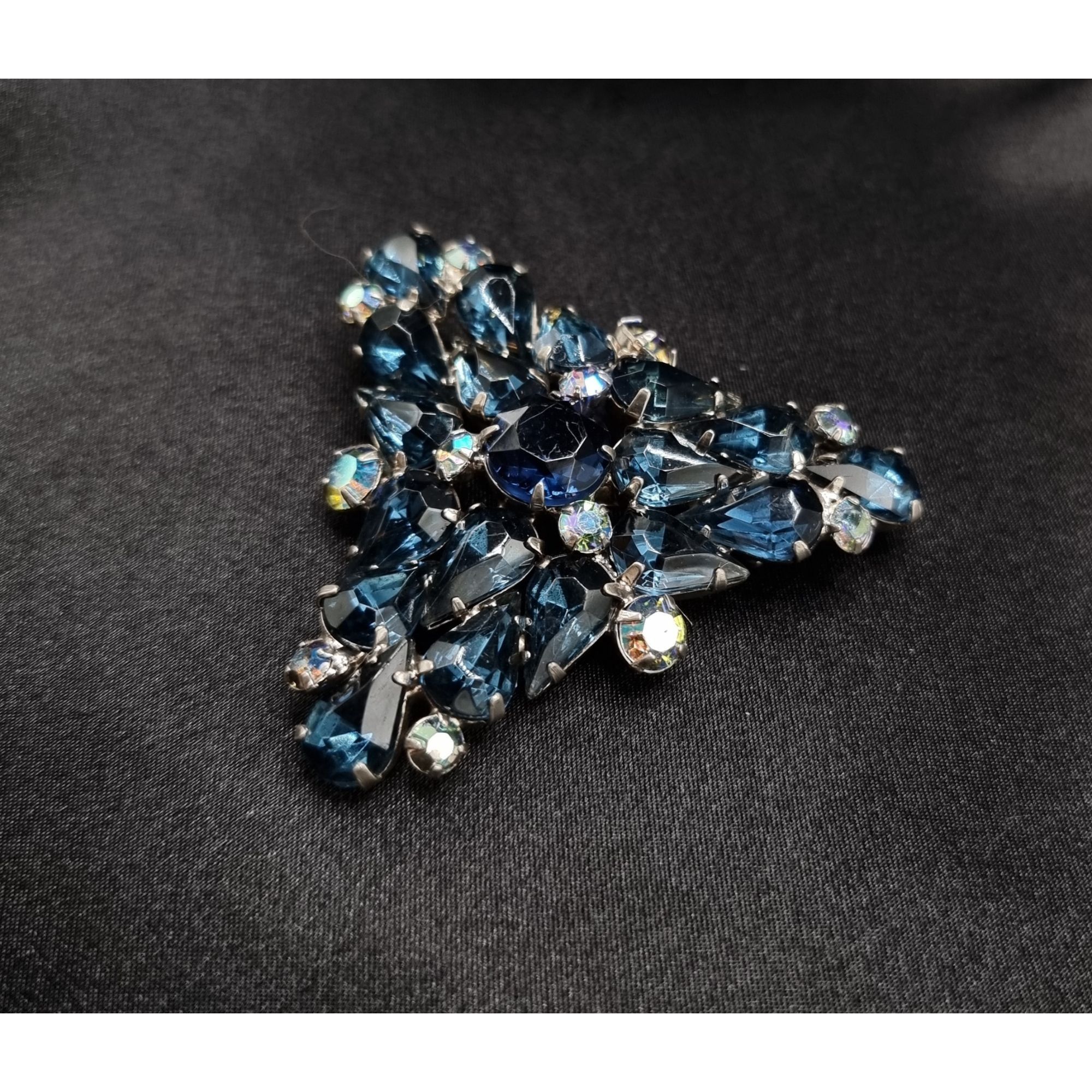 Vintage Rare Find Vintage 1950's Sapphire Blue Rhinestone Brooch Wit Size ONE SIZE - 3 Thumbnail