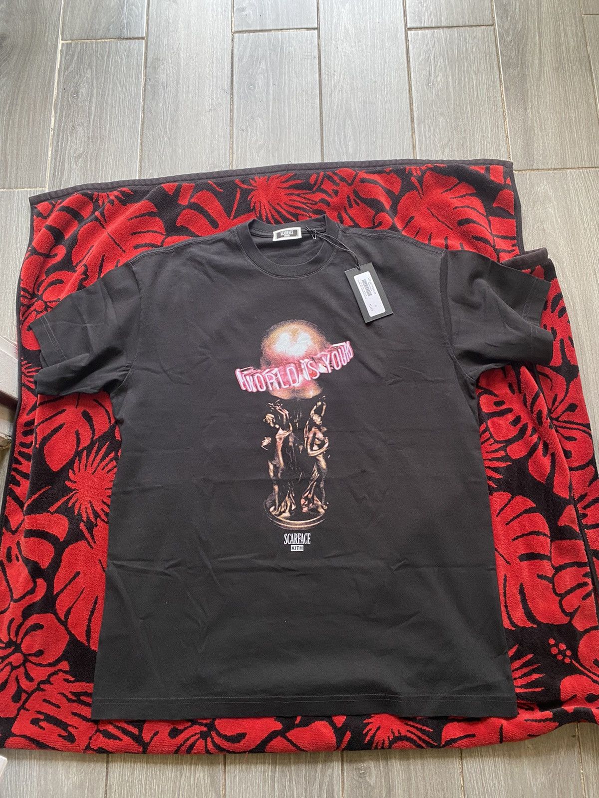 Kith Kith Scarface The World Is Yours Tee Small Size US S / EU 44-46 / 1 - 1 Thumbnail
