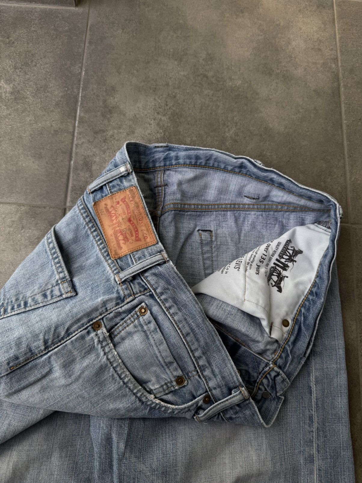 Levi's Vintage Levi's 562 Baggy Jeans Washed Faded Y2K Avantgarde Size US 38 / EU 54 - 7 Thumbnail