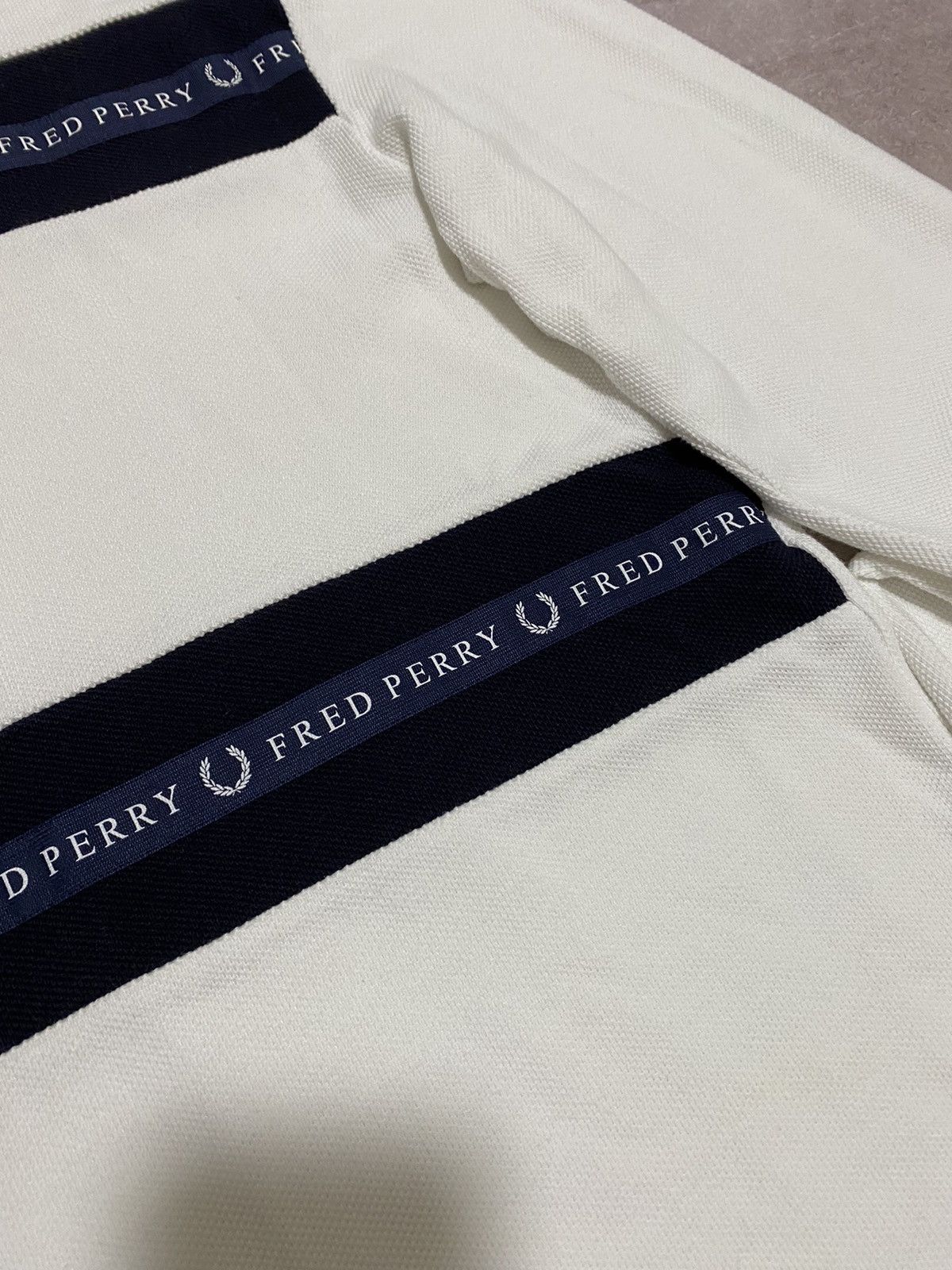 Fred Perry Vintage Y2K Sportswear Fred Perry Long Sleeve Polo T Shirt Size US M / EU 48-50 / 2 - 9 Thumbnail