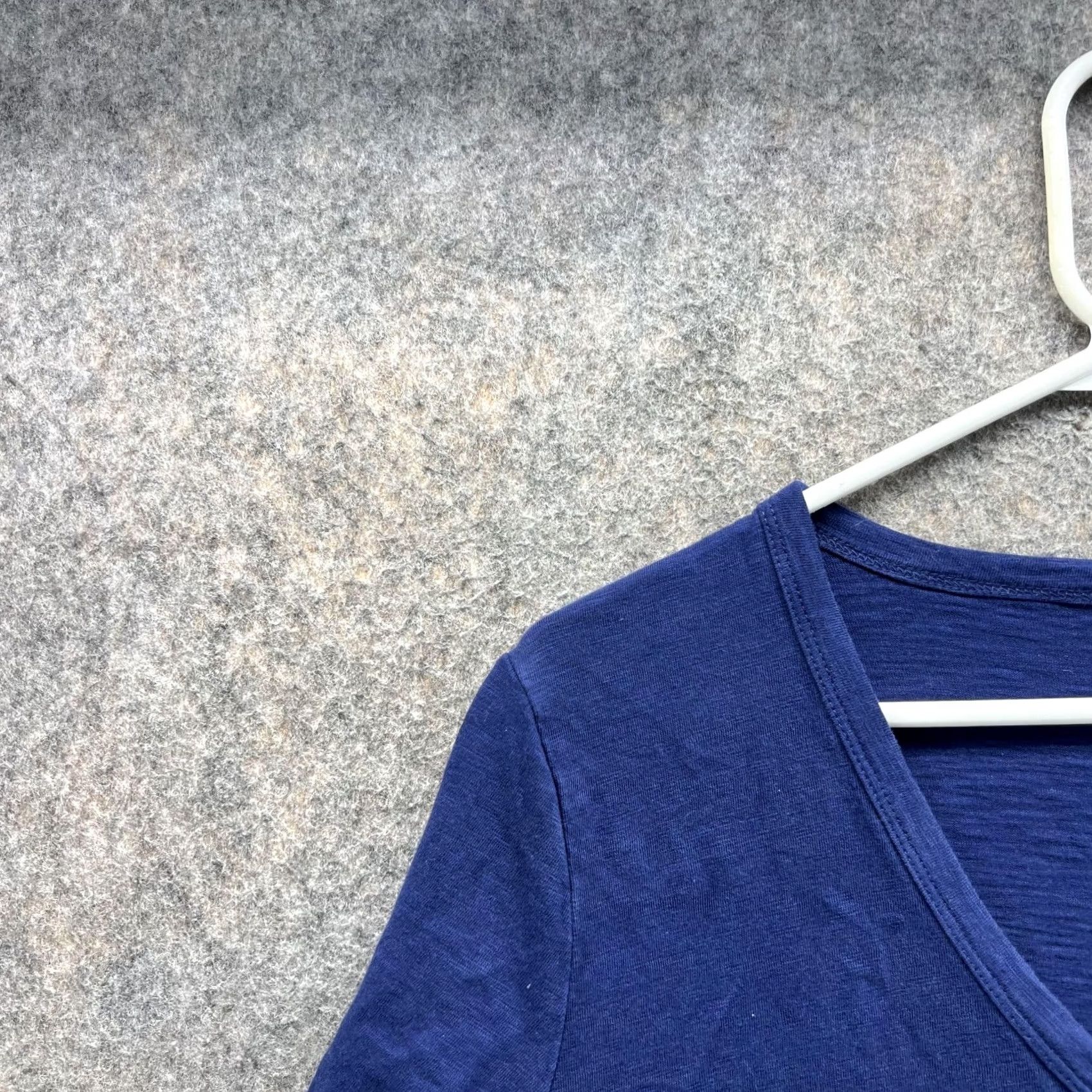 Vineyard Vines Vineyard Vines Shirt Women Large Tee V-Neck Cotton Blue Navy Casual Short Sleeve Size L / US 10 / IT 46 - 3 Thumbnail