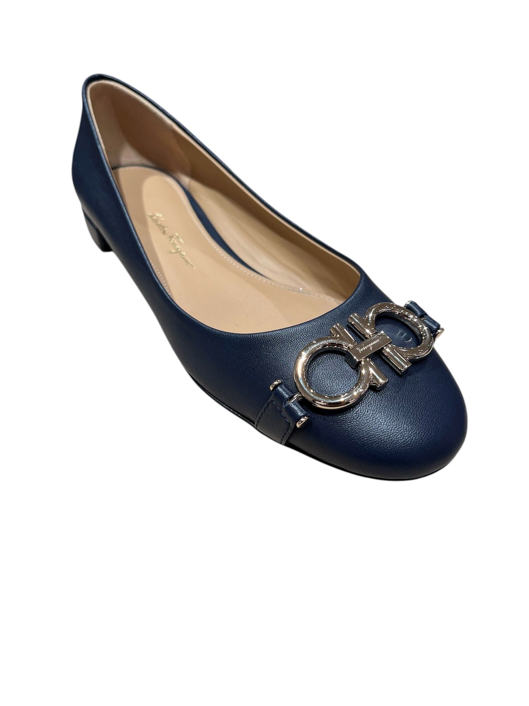 Ferragamo Logo Garda Pumps SIZE 5