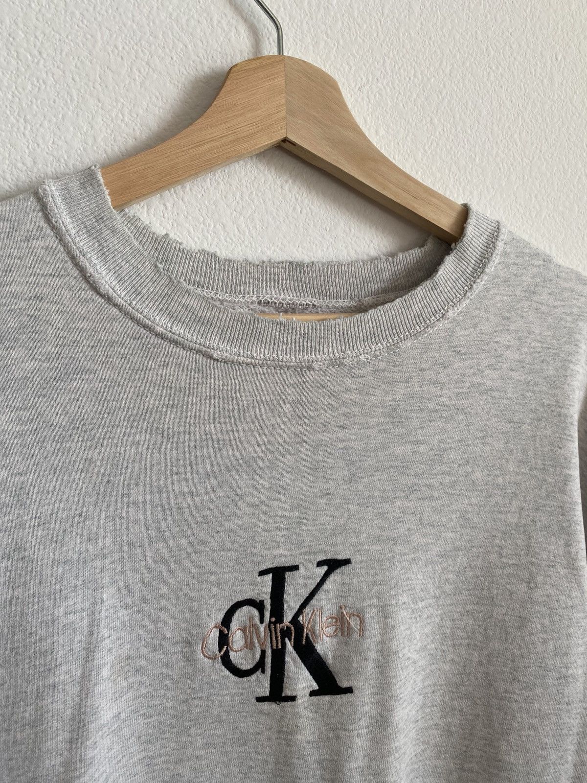 Calvin Klein Vintage Thrashed 90s Calvin Klein Crewneck Sweatshirt Size US L / EU 52-54 / 3 - 3 Thumbnail