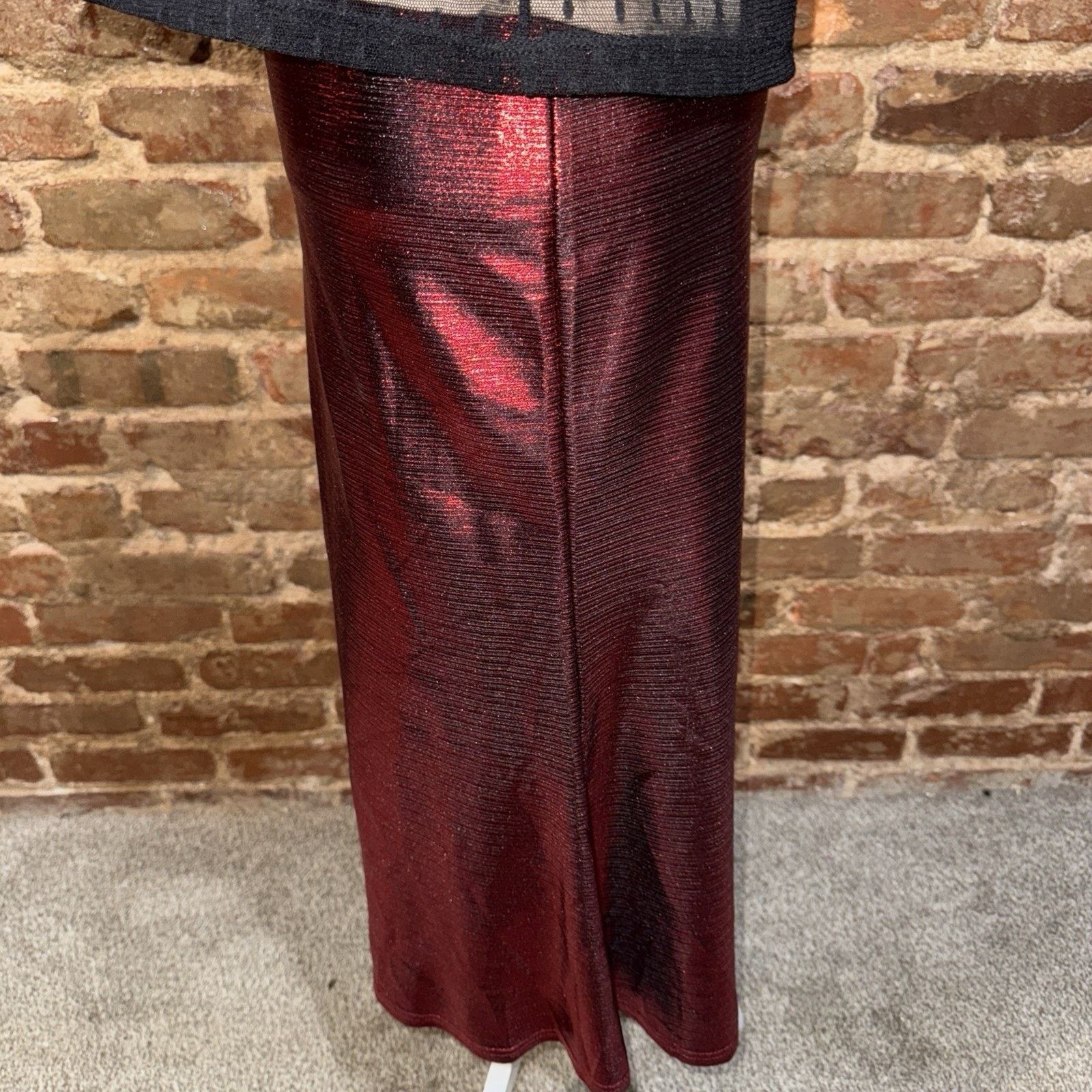 Shein SHEIN Red Black Shimmery Long Skirt Holiday Party Sz S goth Size 28" / US 6 / IT 42 - 3 Thumbnail