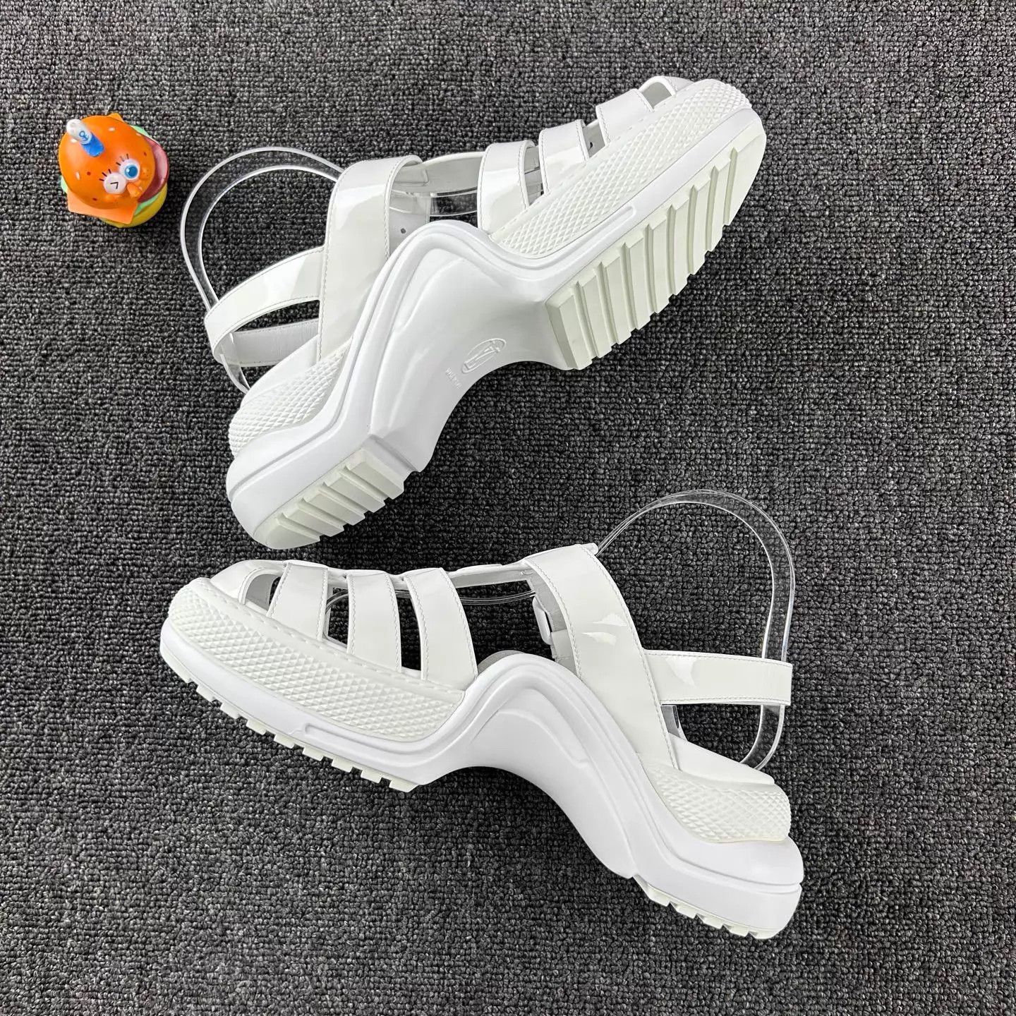 Louis Vuitton LV White Roman Sandals EUR 38.5 New Size US 8 / IT 38 - 3 Thumbnail