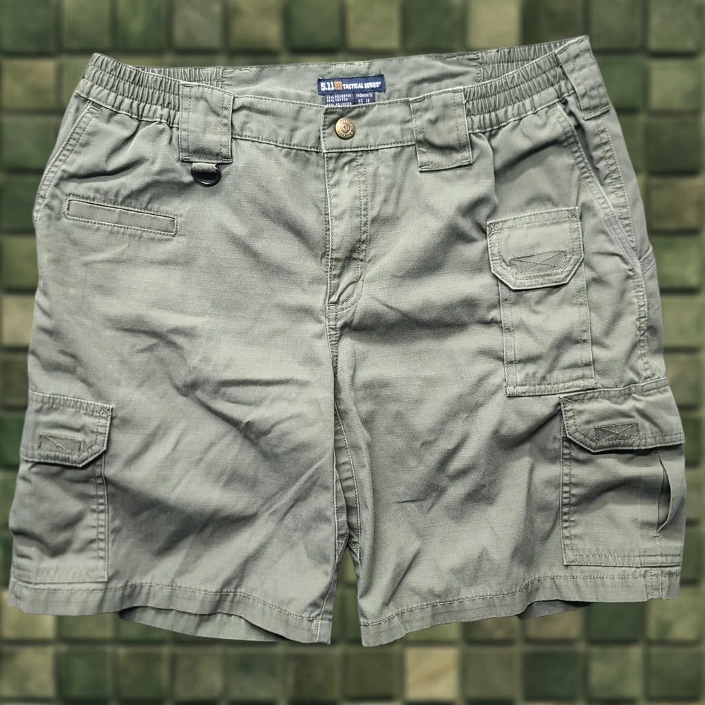 Vintage 5.11 Tactical Shorts Womens 12 Cargo Outdoors Hiking Canvas Cotton Polyester Green Mid Rise 8 in Pockets Zipper Regular Fit Day Outdoor Womens Size 34" / US 12 / IT 48 - 1 Thumbnail