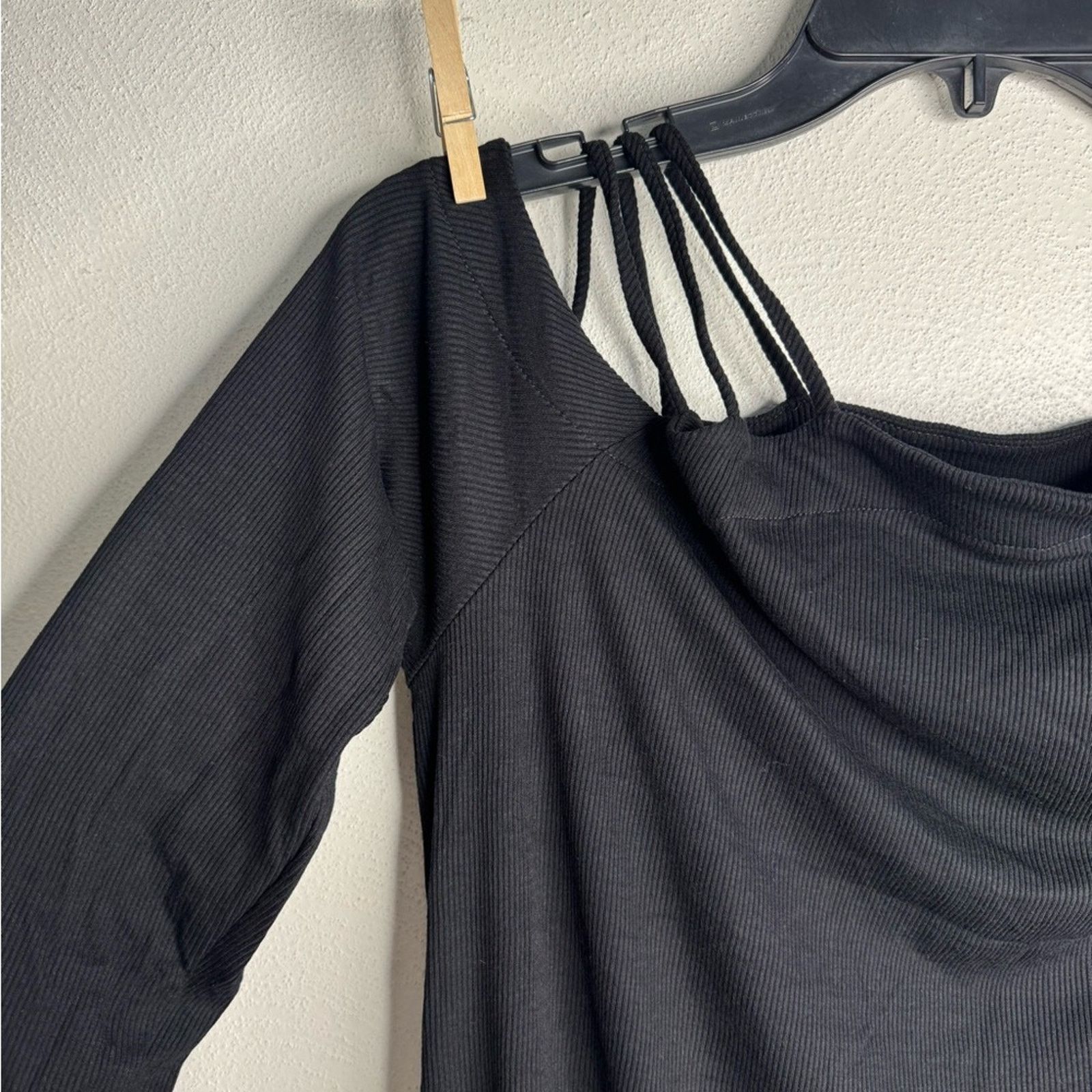 Other Revolve LNA Elder Ribbed Black Cold Shoulder Top Size L / US 10 / IT 46 - 5 Thumbnail