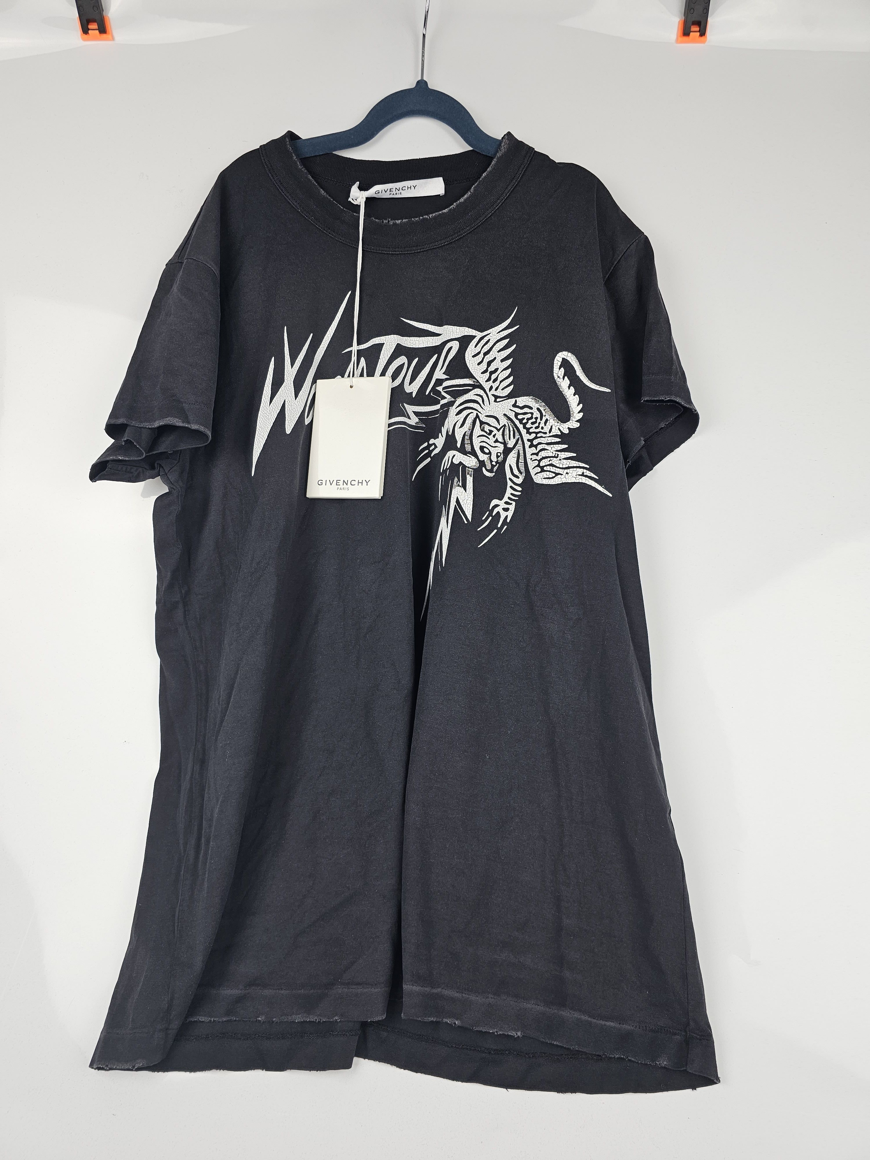 Givenchy Black/white T-shirt New Size M
