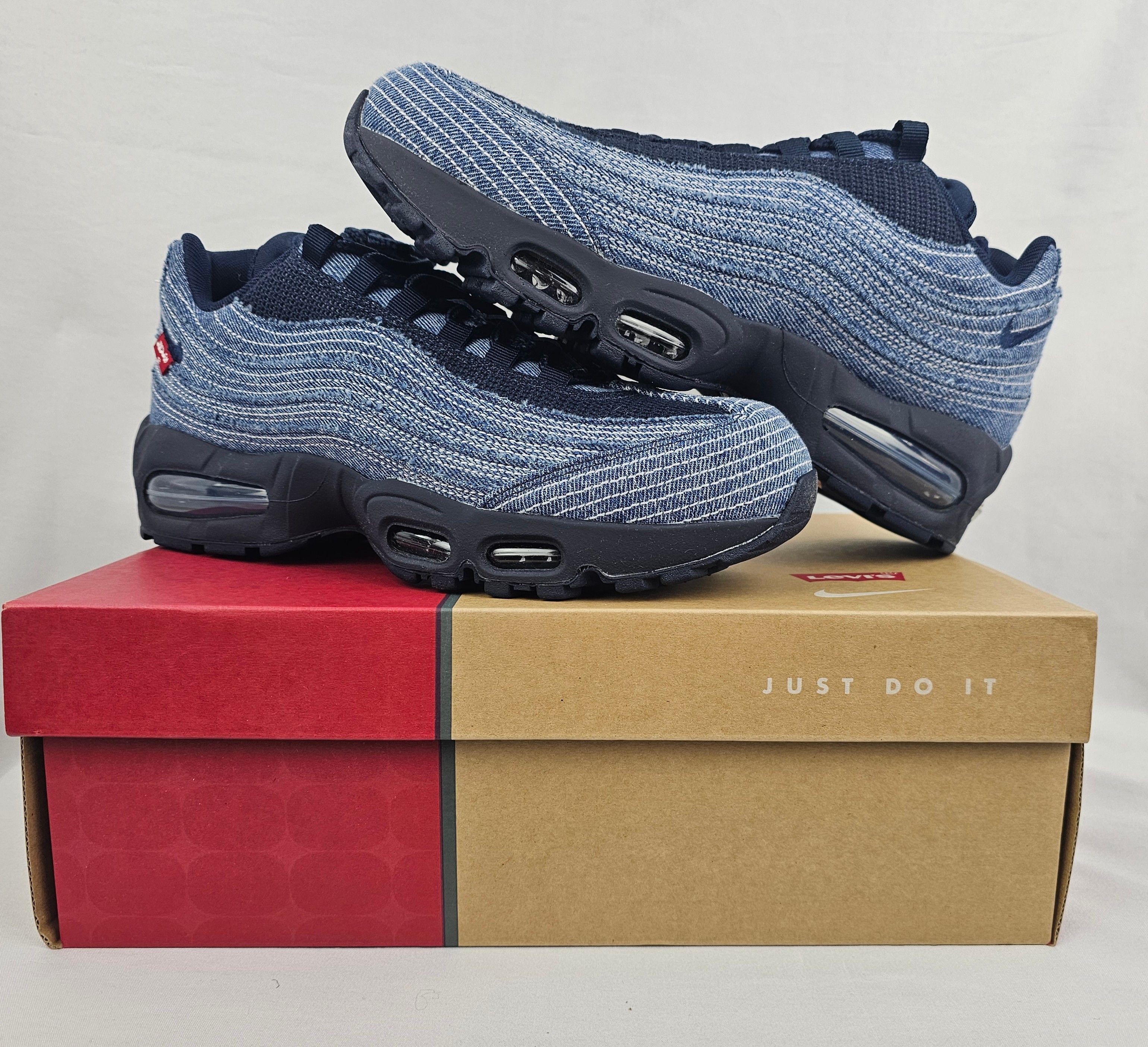 Levi's × Nike Air Max 95 OG \"Denim Blue\" Levi's® X Nike Air Max 95 Denim - Levi's Jeans, Jackets