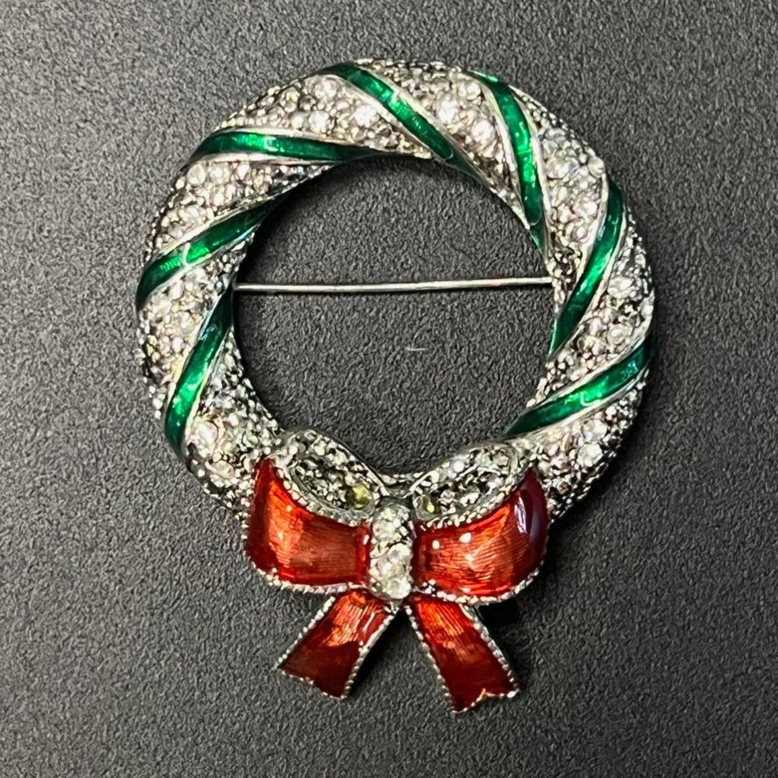 Kenneth Cole KC - Signed Green Enamel Rhinestone Christmas Wreath Brooch Size ONE SIZE - 1 Preview