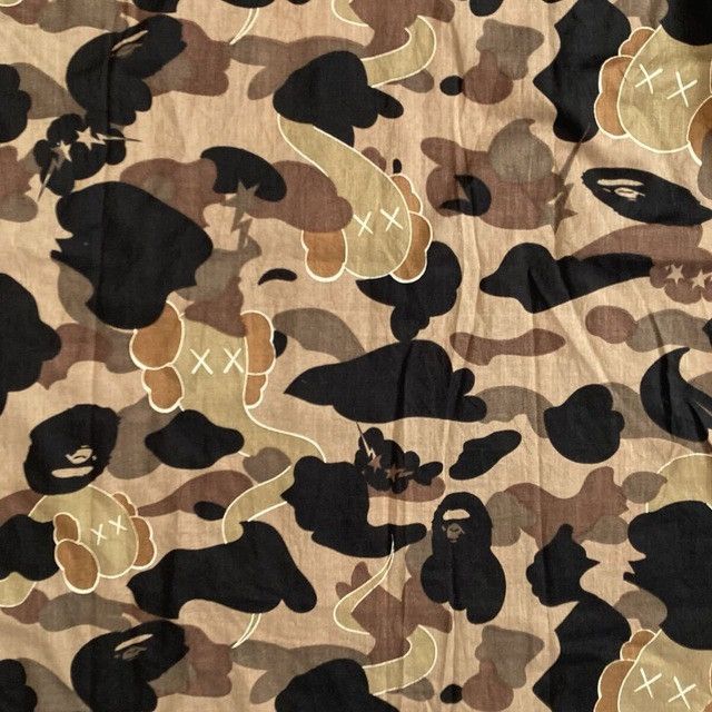 Bape × Kaws BAPE × Kaws Bendy 1st Camo Aloha Shirt a bathing ape NIGO Size US L / EU 52-54 / 3 - 3 Thumbnail