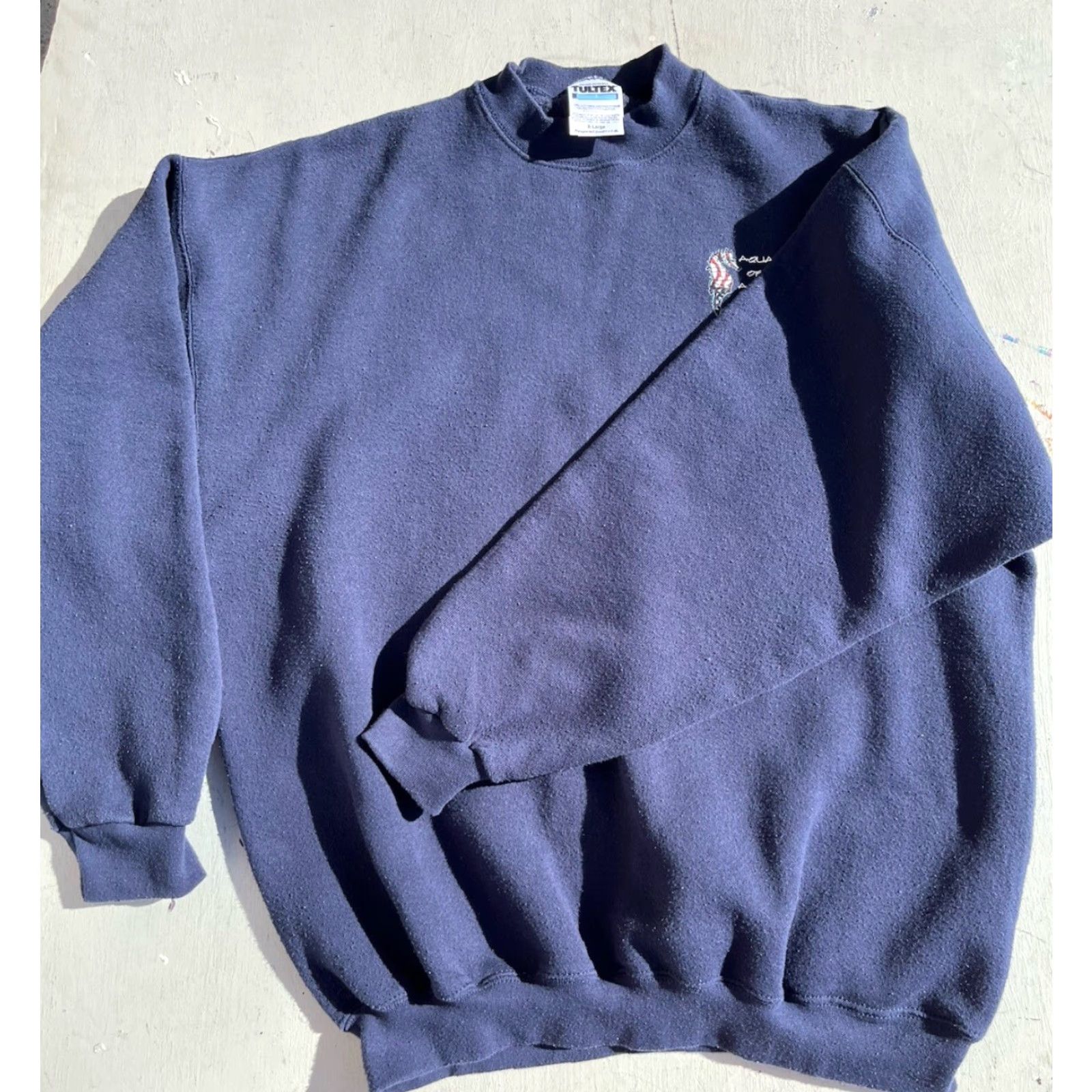 Tultex VINTAGE Tultex Sweatshirt Blue Aquarium New Orleans XL PILLING Crew Men’s Size US XL / EU 56 / 4 - 7 Thumbnail