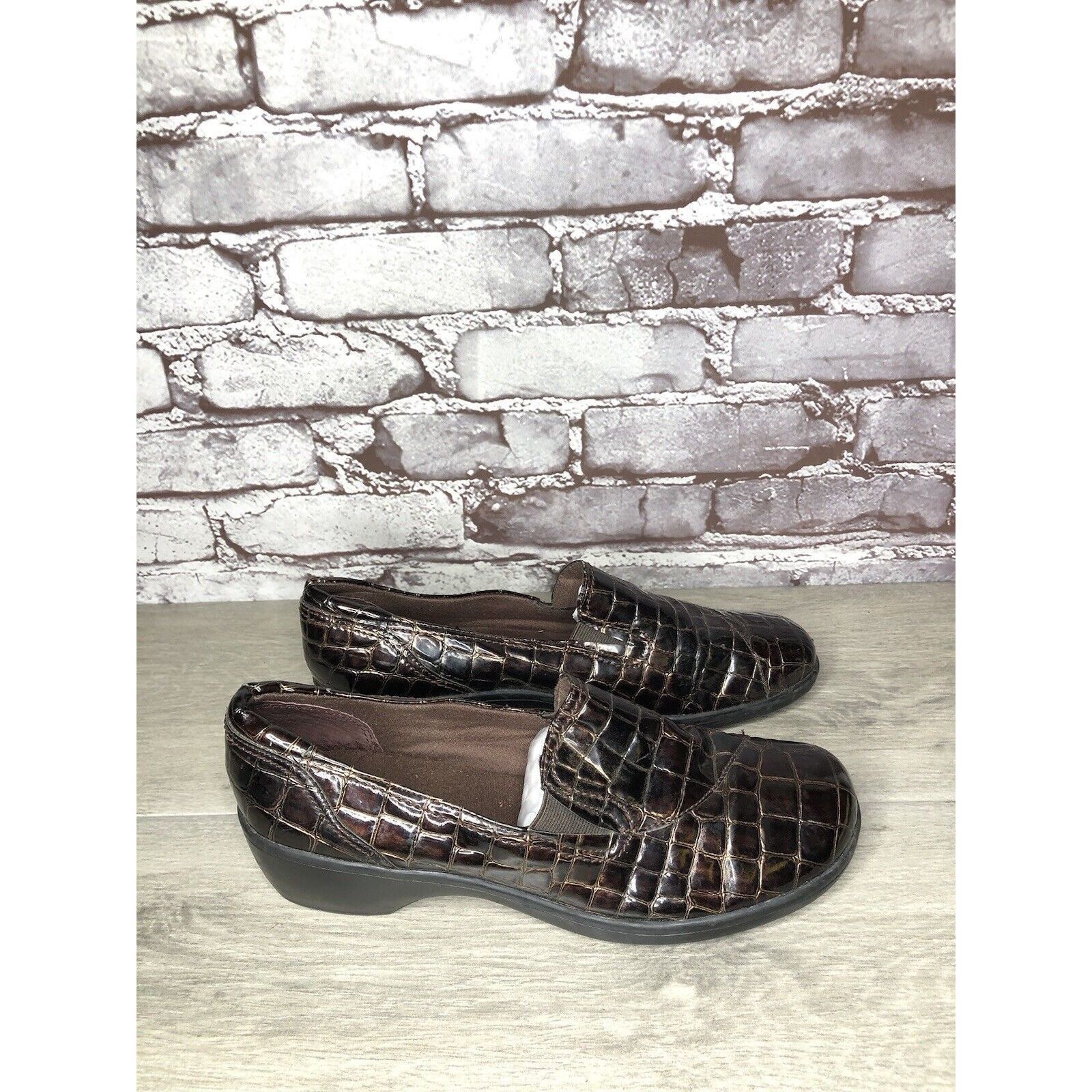 Clarks Clarks Bendables Brown Patent Leather Croc Embossed Clogs Wo Size US 12 / IT 42 - 9 Thumbnail