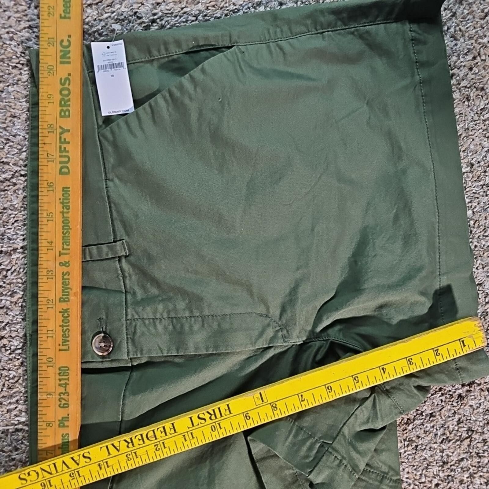 Old Navy Old Navy Women's Everyday Mid Rise Short Size 18 Green NWT Size 40" / US 18 - 5 Thumbnail