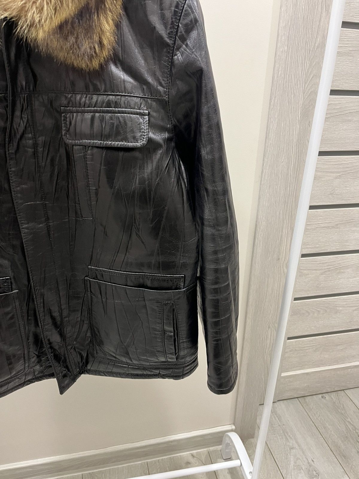 Leather Crazy Rick Owens Style Cropped Leather Jacket Fur Hood Size US L / EU 52-54 / 3 - 3 Thumbnail