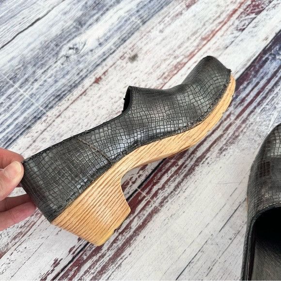 Dansko Dansko Marisol Clog Pewter Metallic Croc Leather Size EU 37 Size US 7 / IT 37 - 2 Thumbnail