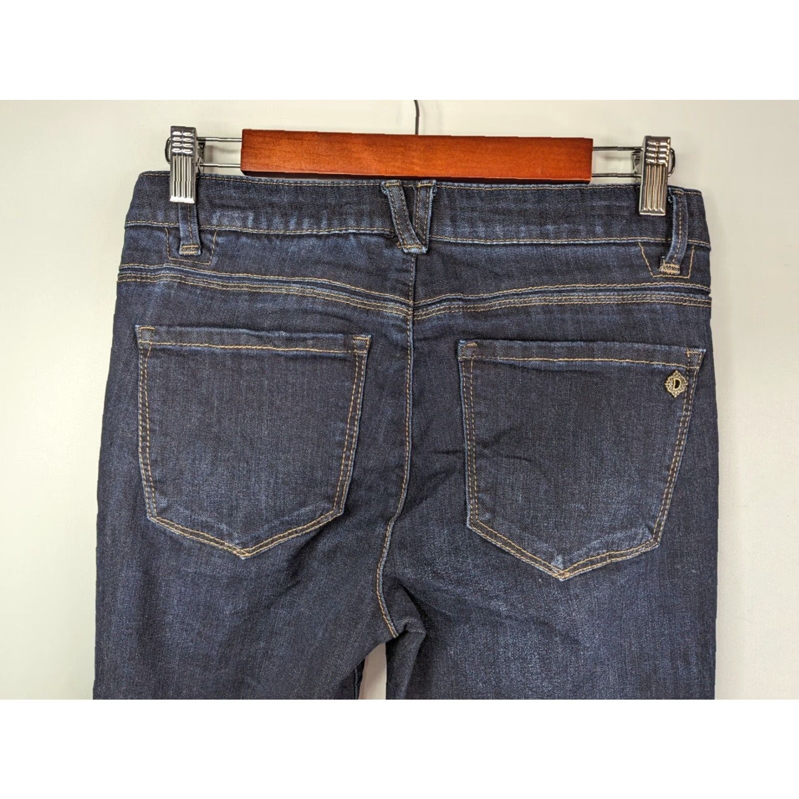 Vintage **Democracy Women's Dark Wash Skinny Stretch Blue Jeans Size 4** User: **Democracy Women's Stretch Dark Wash Skinny Blue Jeans Size 4** Size 27" / US 4 / IT 40 - 5 Thumbnail