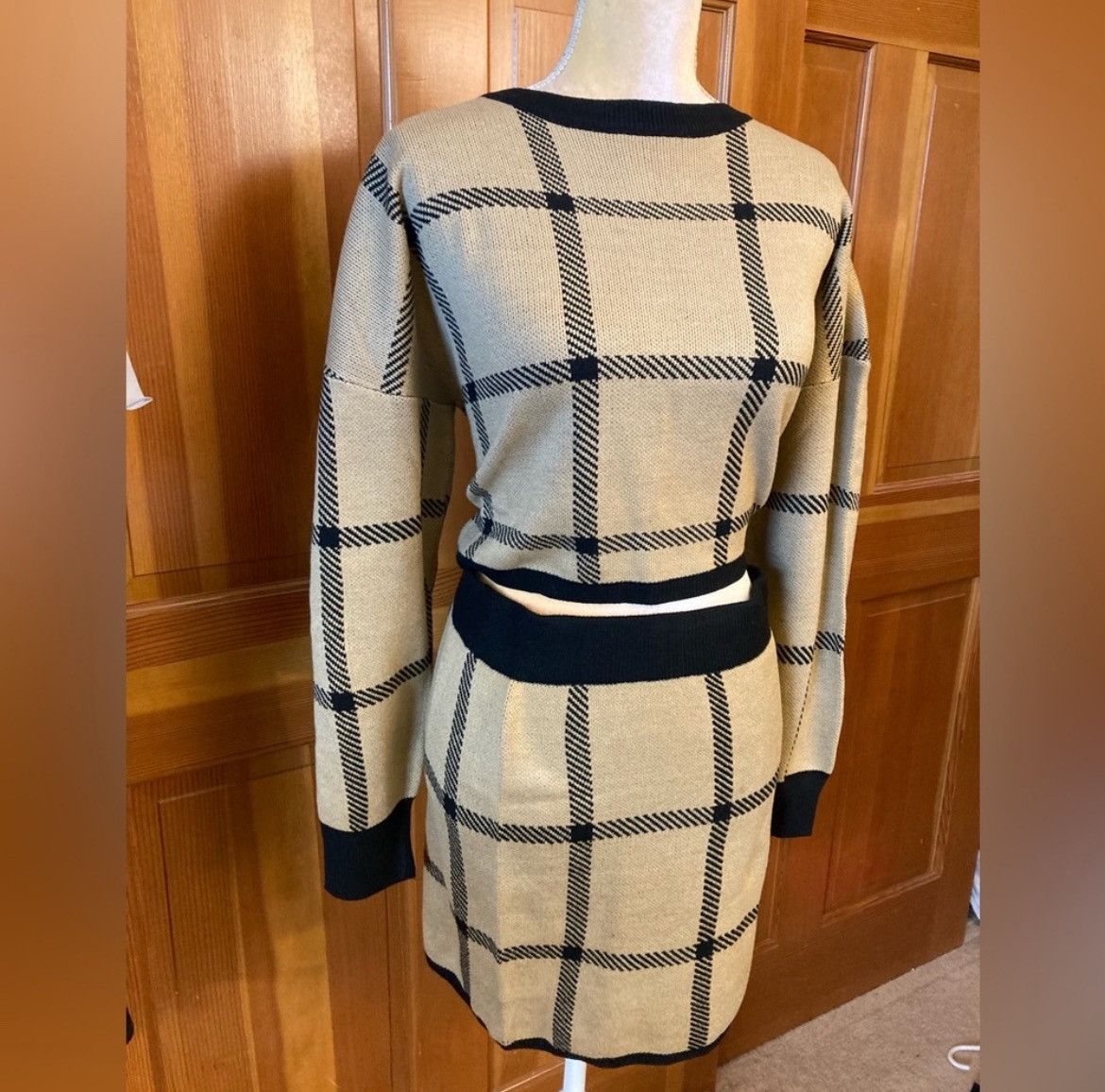 Designer × Other NWT, Lavishly Paris Women’s Knit Sweater and Skirt Set. Size M / US 6-8 / IT 42-44 - 7 Thumbnail