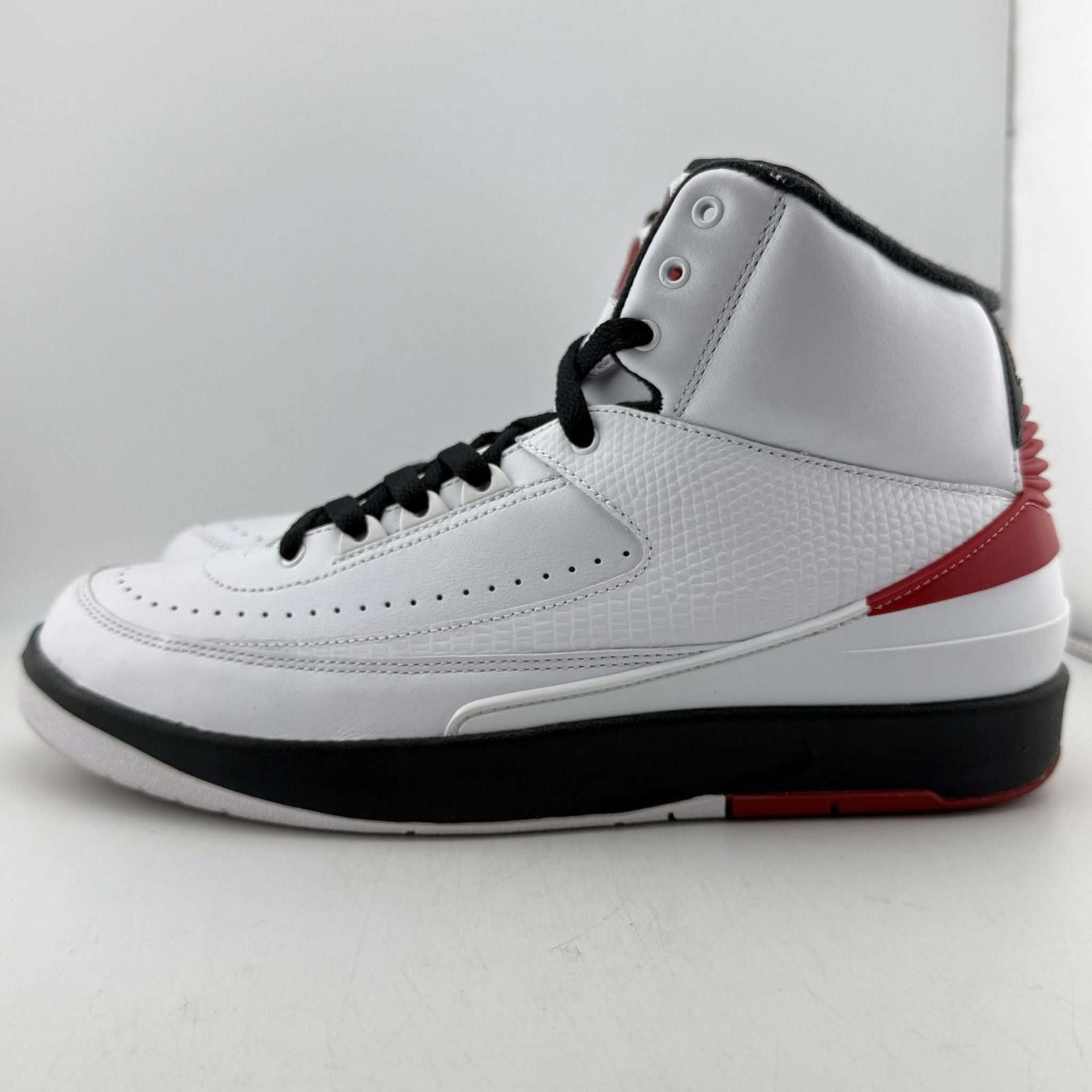 Nike Air Jordan 2 Retro White/Varsity Red-Black 9.5 Used OG Box Size US 9.5 / EU 42-43 - 2 Thumbnail