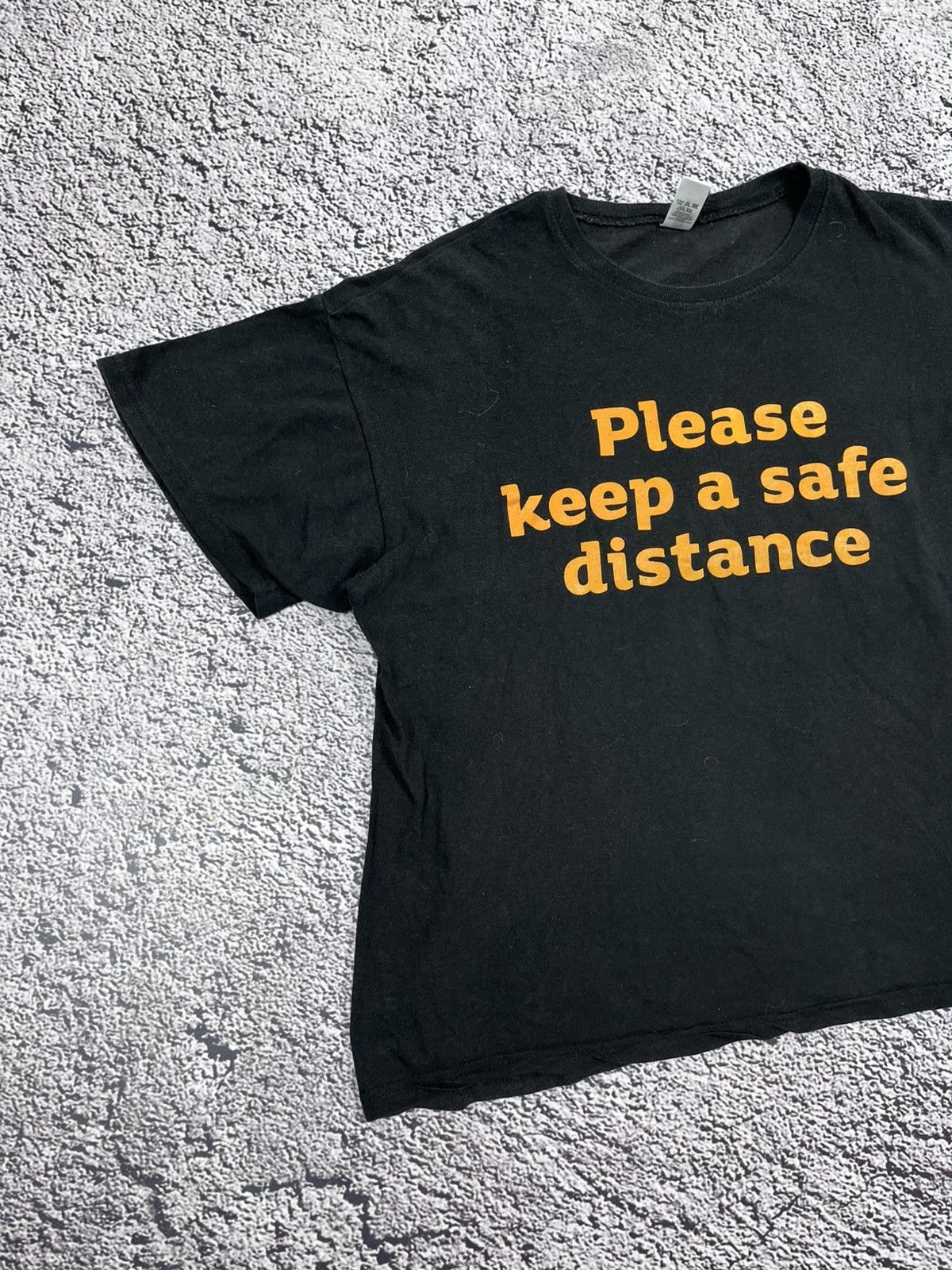 Vintage Vintage Humor Keep Distance T Shirt Streetwear Size M Size M / US 6-8 / IT 42-44 - 2 Thumbnail