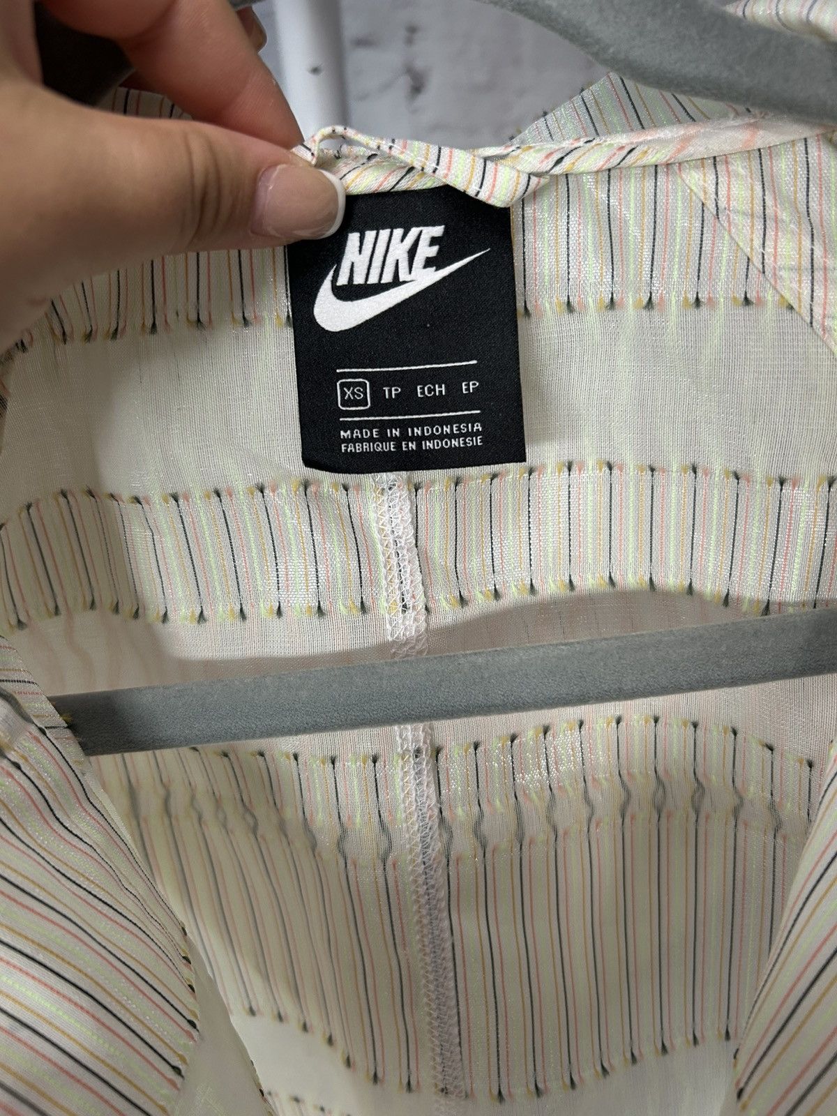 Nike Nike Striped Translucent Oversized Hooded Jacket Size S / US 4 / IT 40 - 5 Thumbnail