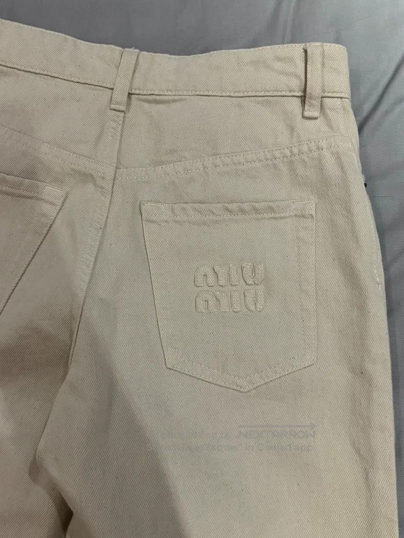 Miu Miu Miu Miu 24 White high-waisted jeans Size 24" / US 00 / IT 34 - 3 Thumbnail