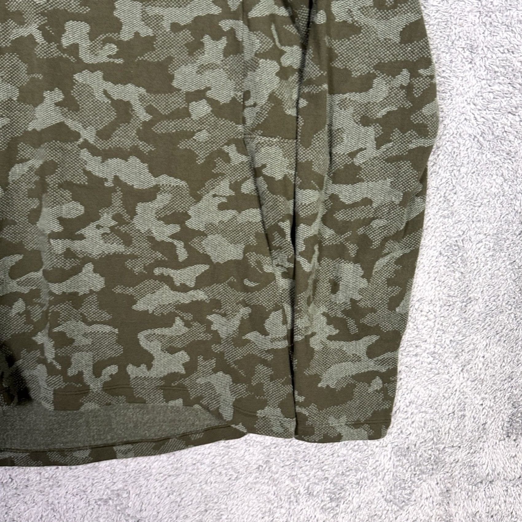 Lululemon Lululemon Jacket Mens L Green Surge Warm Zip Jacquard Pullover Camo LM3CGCS Size US L / EU 52-54 / 3 - 3 Thumbnail