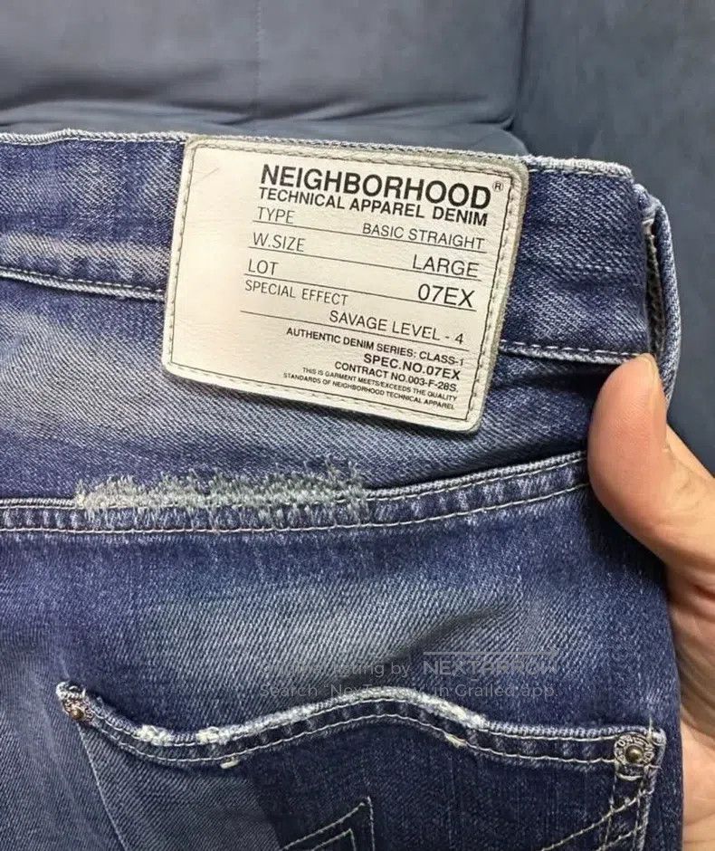 Neighborhood Neighborhood size L Jeans Size US 27 - 5 Thumbnail
