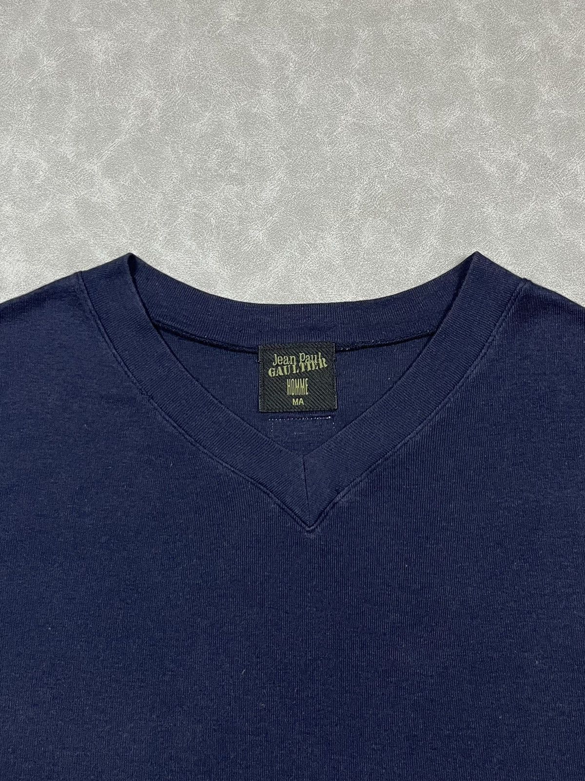 Jean Paul Gaultier 90s JPG vneck tee Size US S / EU 44-46 / 1 - 5 Thumbnail