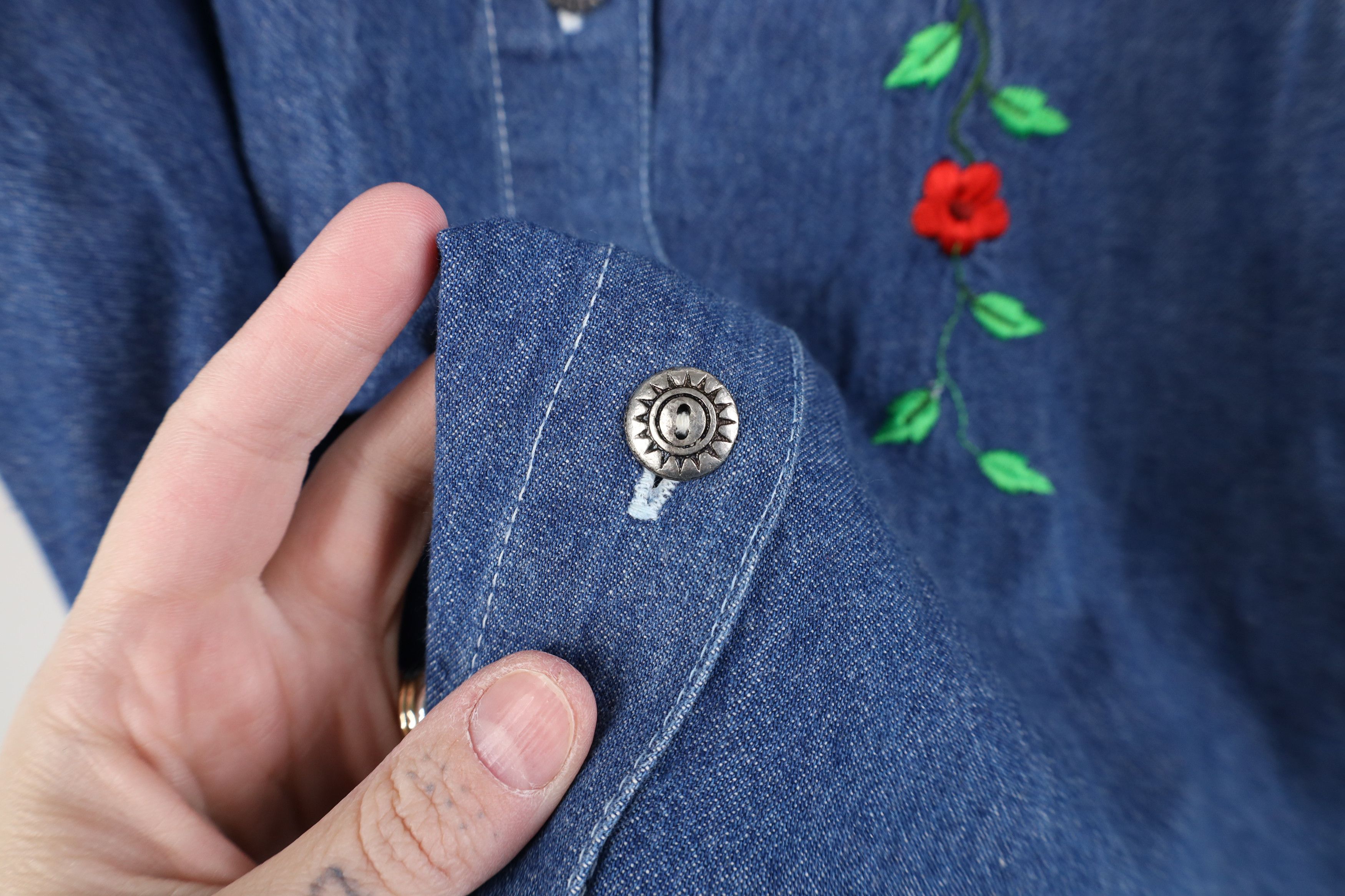 Vintage Vintage 90s Streetwear Embroidered Denim Jean Button Shirt Size 4XL / US 24-26 - 6 Thumbnail