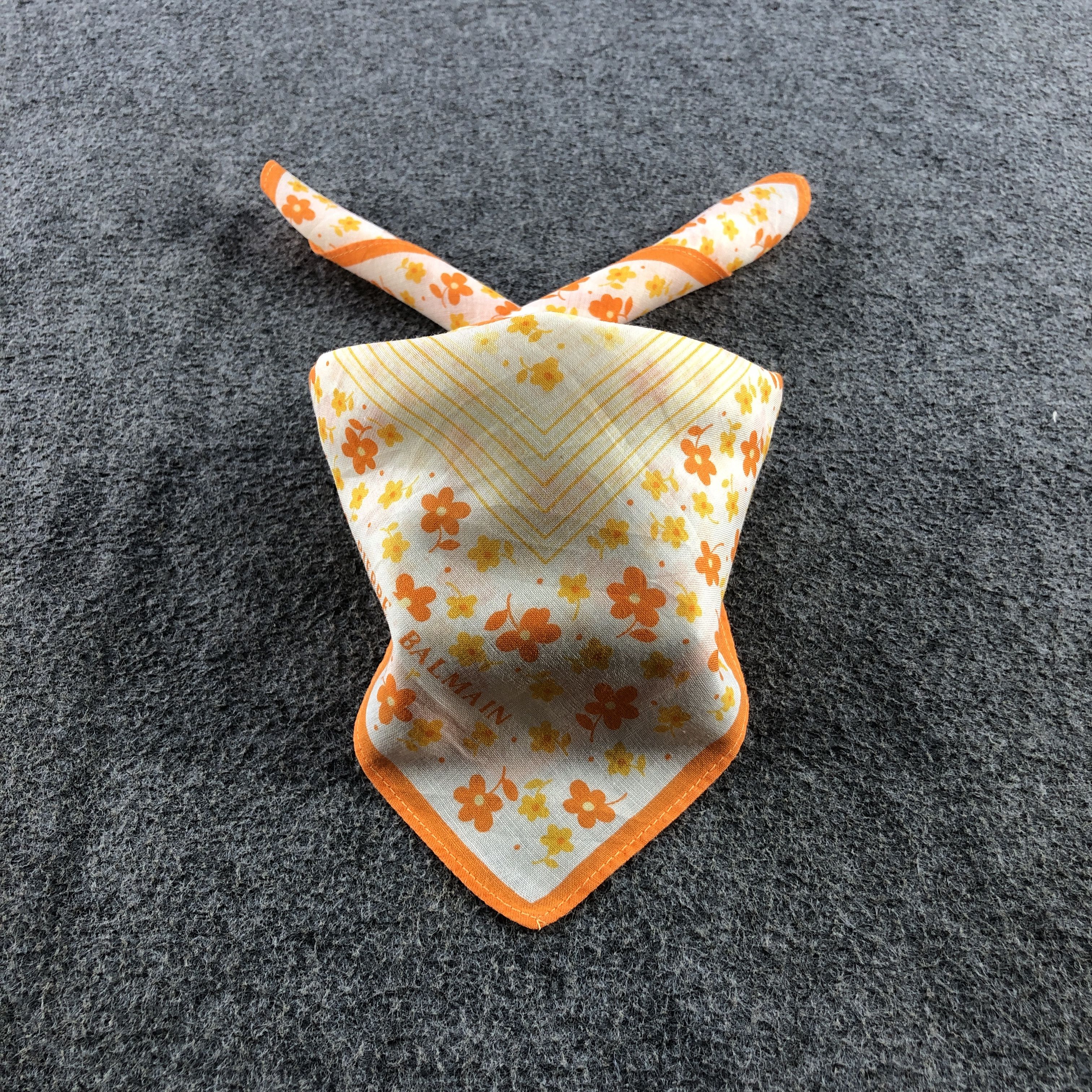 Pierre Balmain × Vintage Pierre Balmain Handkerchief Neckerchief Bandana H2435 Size ONE SIZE - 1 Thumbnail
